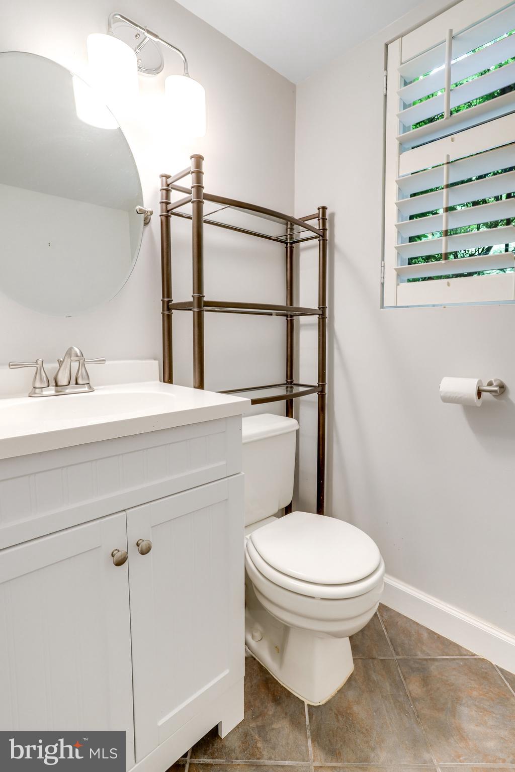 MOORE AND KEITH - Residential Lease