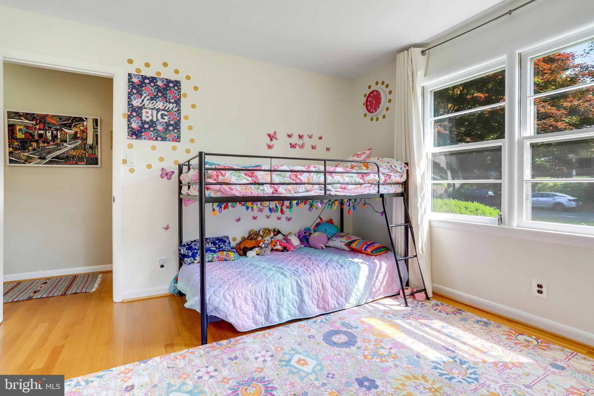 MOORE AND KEITH - Residential Lease