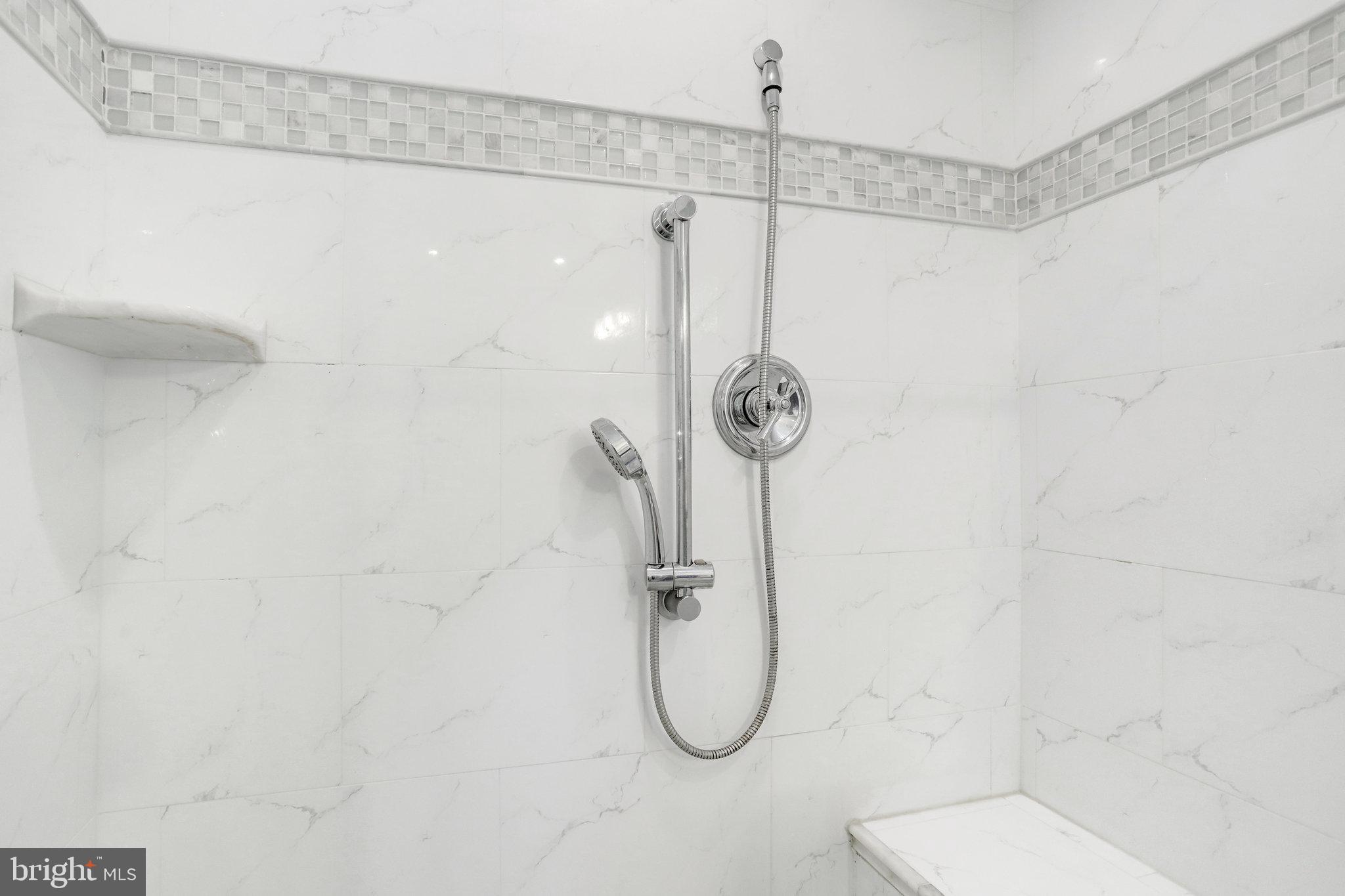 MOORE AND KEITH - Residential Lease