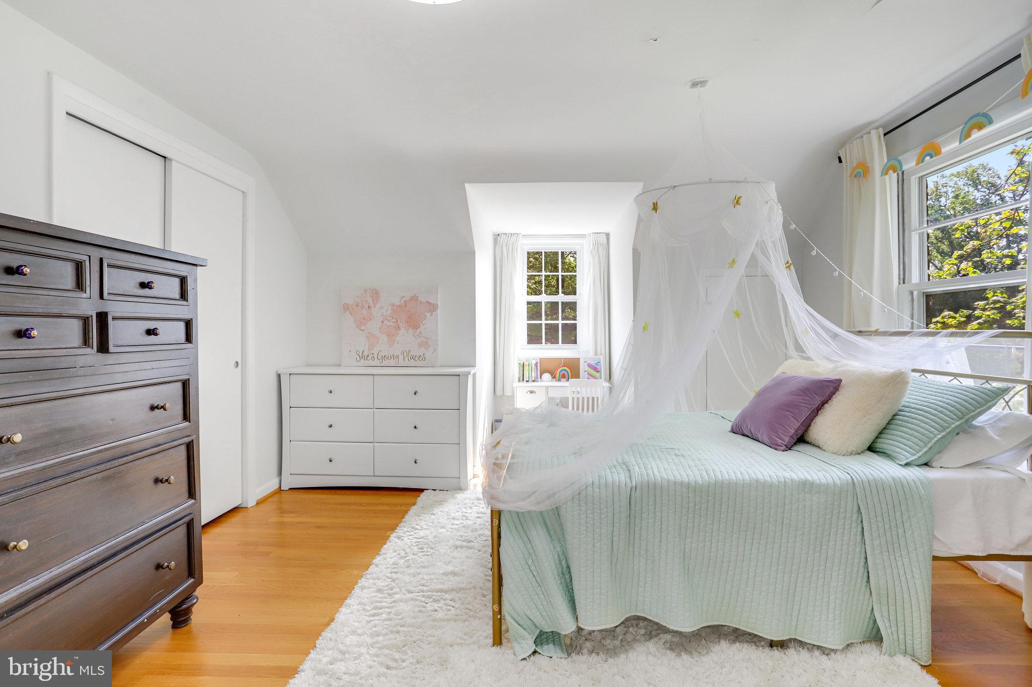 MOORE AND KEITH - Residential Lease