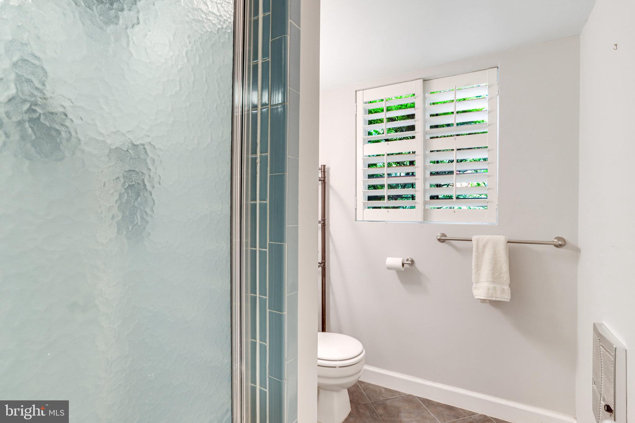 MOORE AND KEITH - Residential Lease