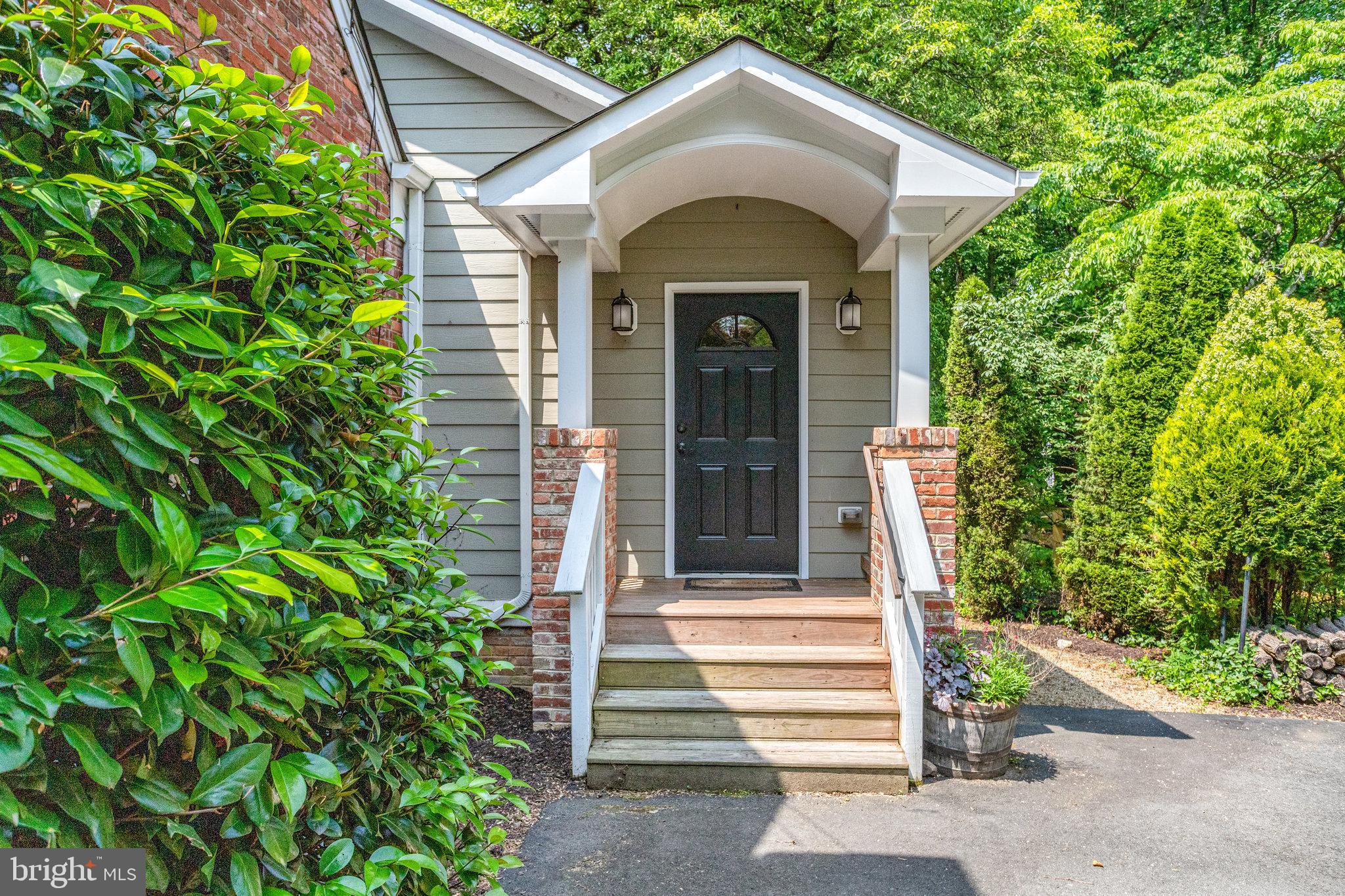 MOORE AND KEITH - Residential Lease