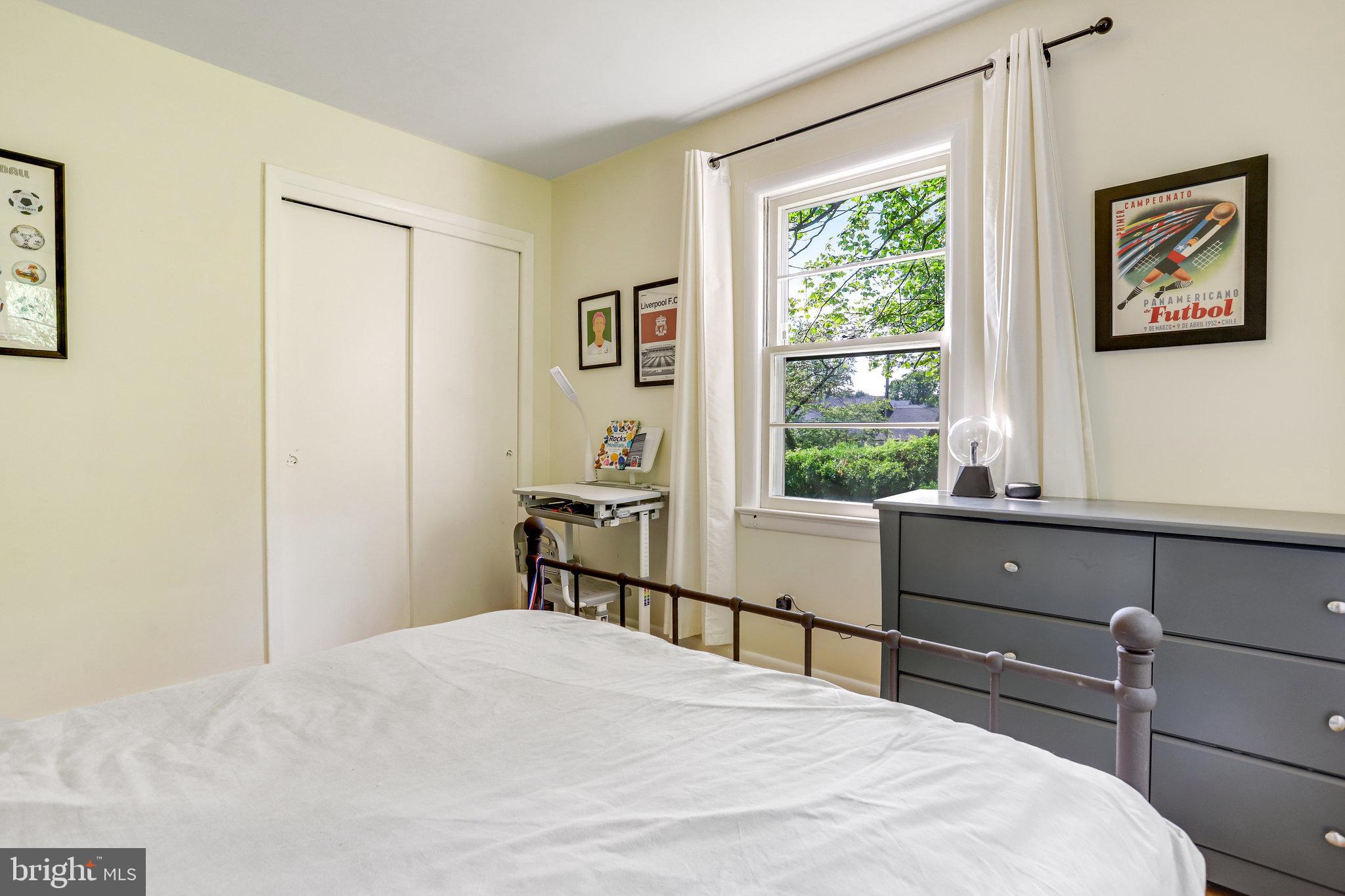 MOORE AND KEITH - Residential Lease