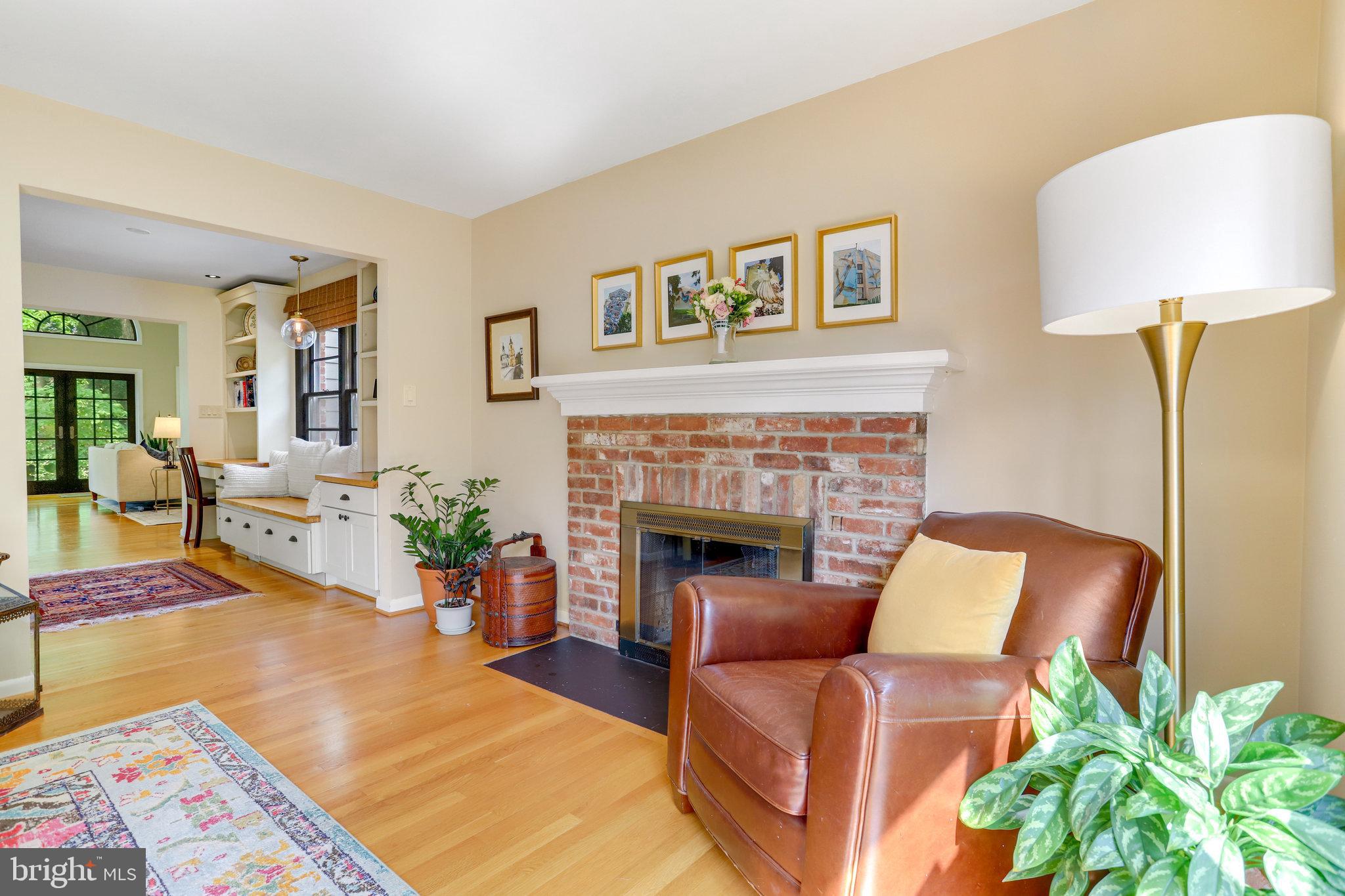 MOORE AND KEITH - Residential Lease