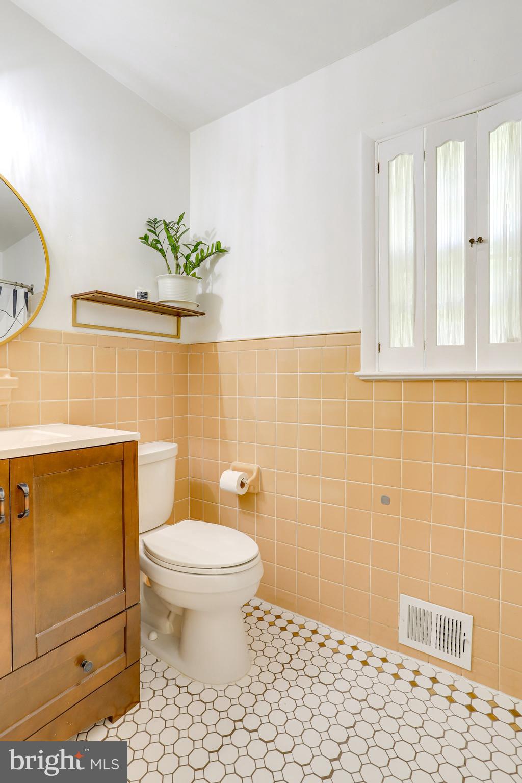 MOORE AND KEITH - Residential Lease