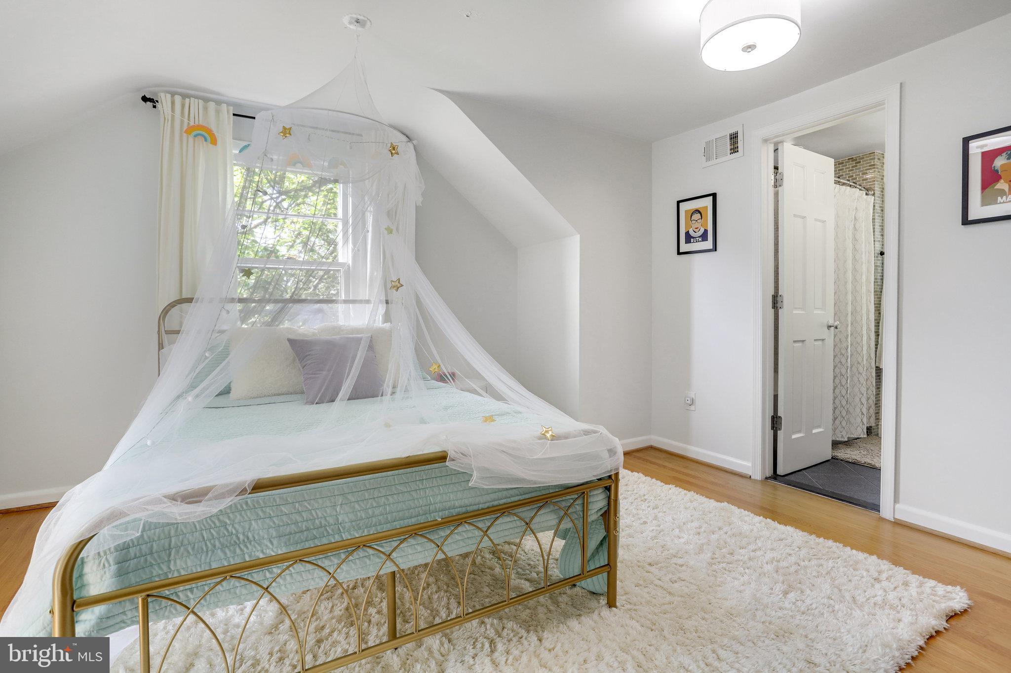 MOORE AND KEITH - Residential Lease