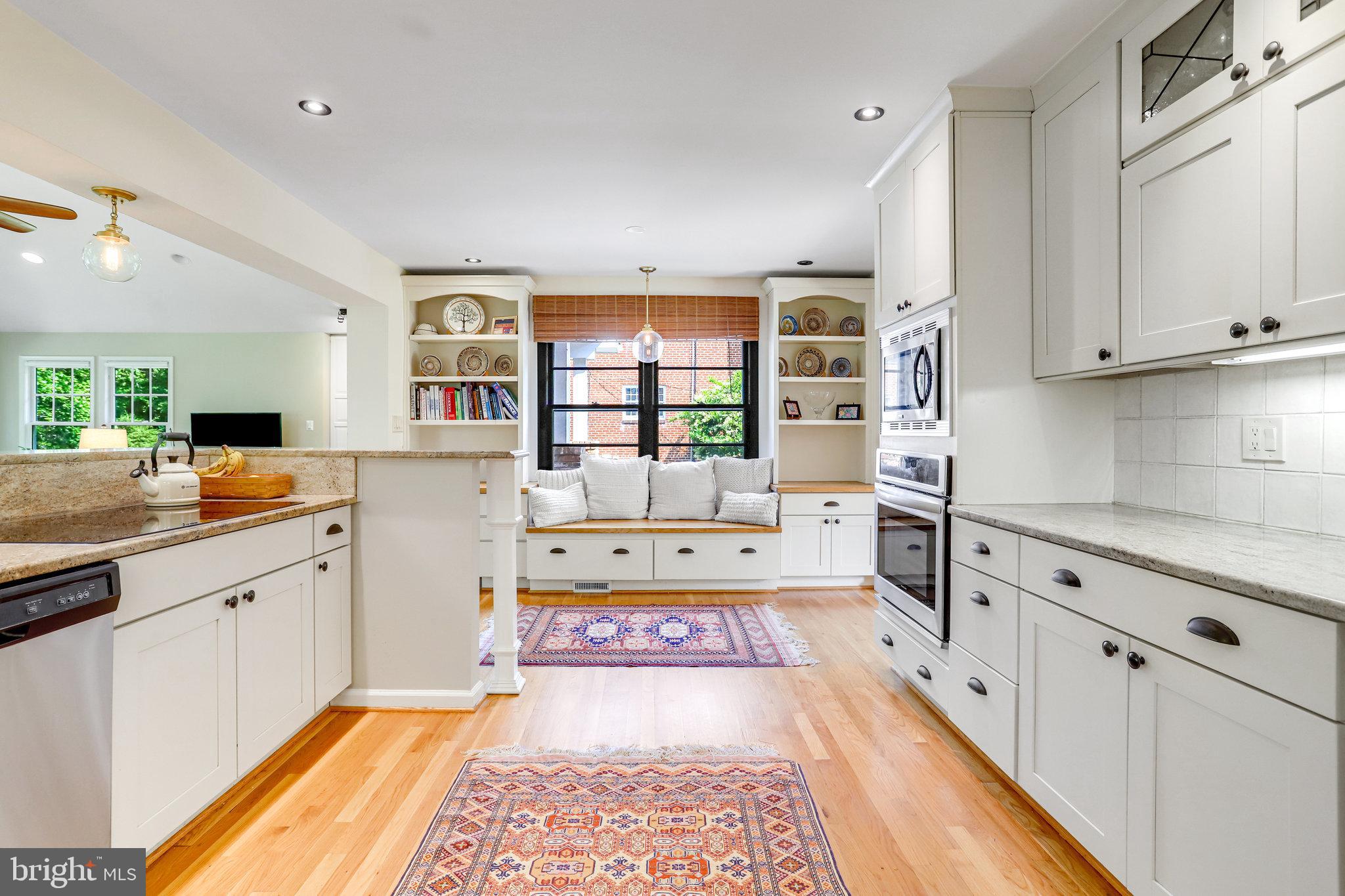 MOORE AND KEITH - Residential Lease