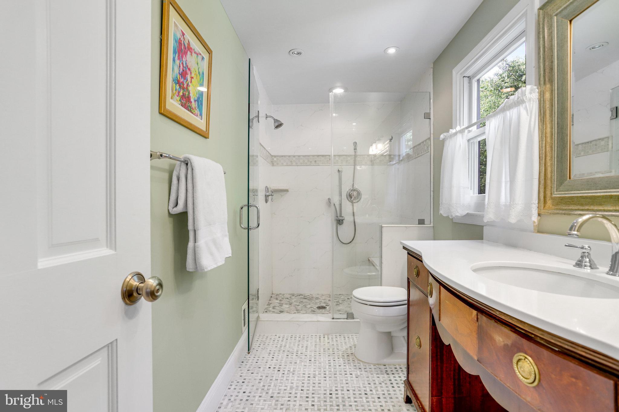 MOORE AND KEITH - Residential Lease