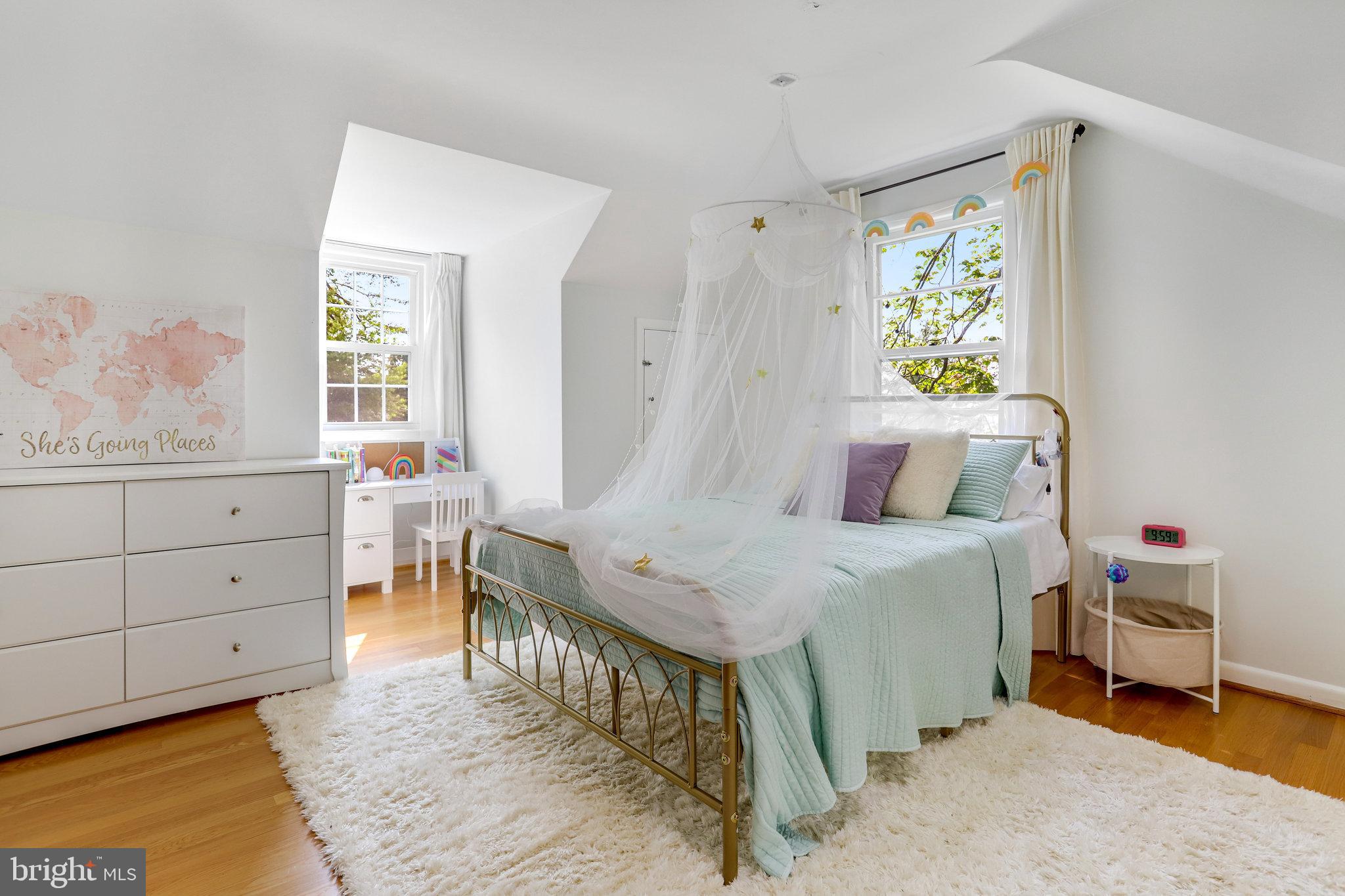 MOORE AND KEITH - Residential Lease