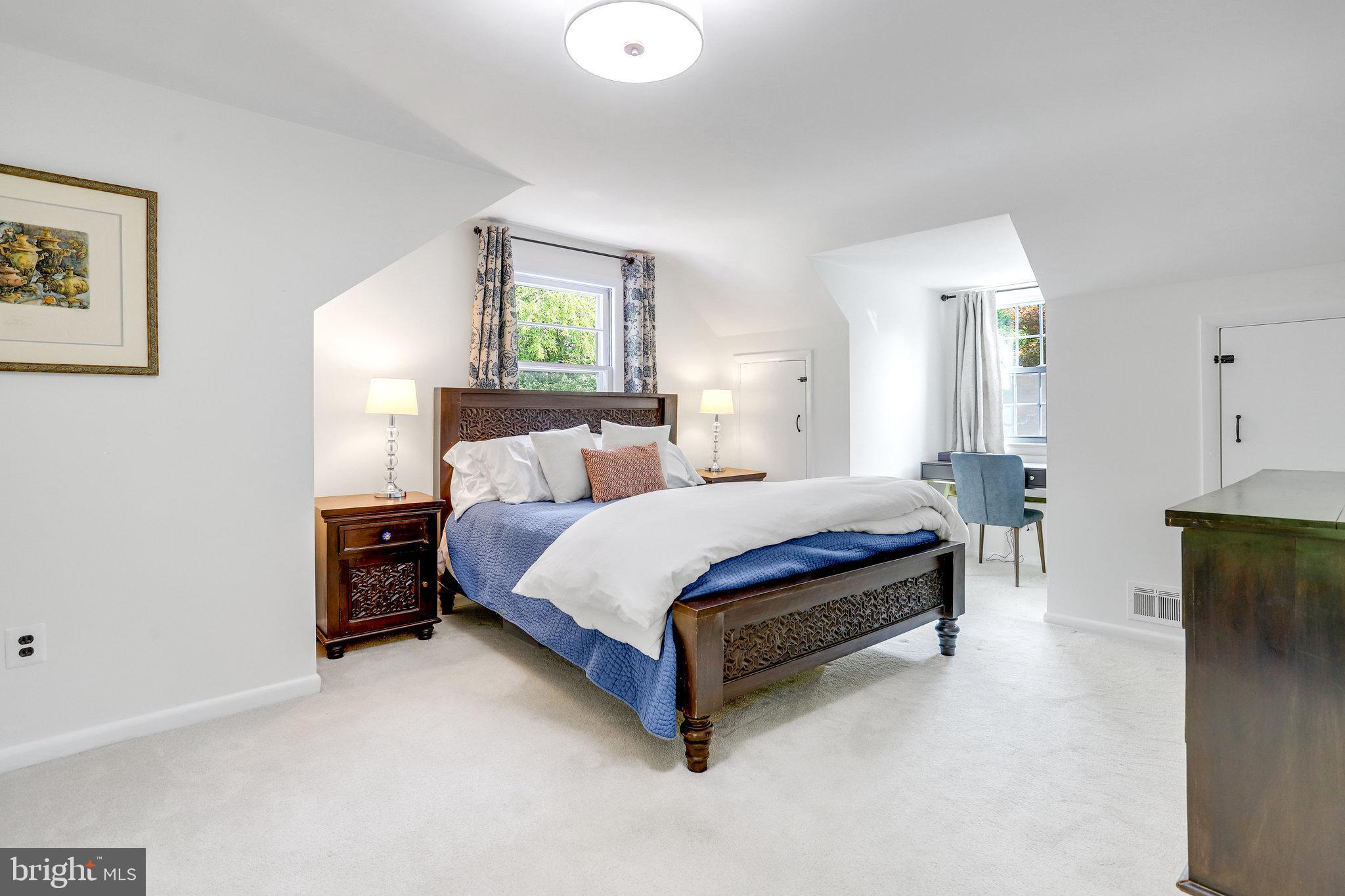 MOORE AND KEITH - Residential Lease