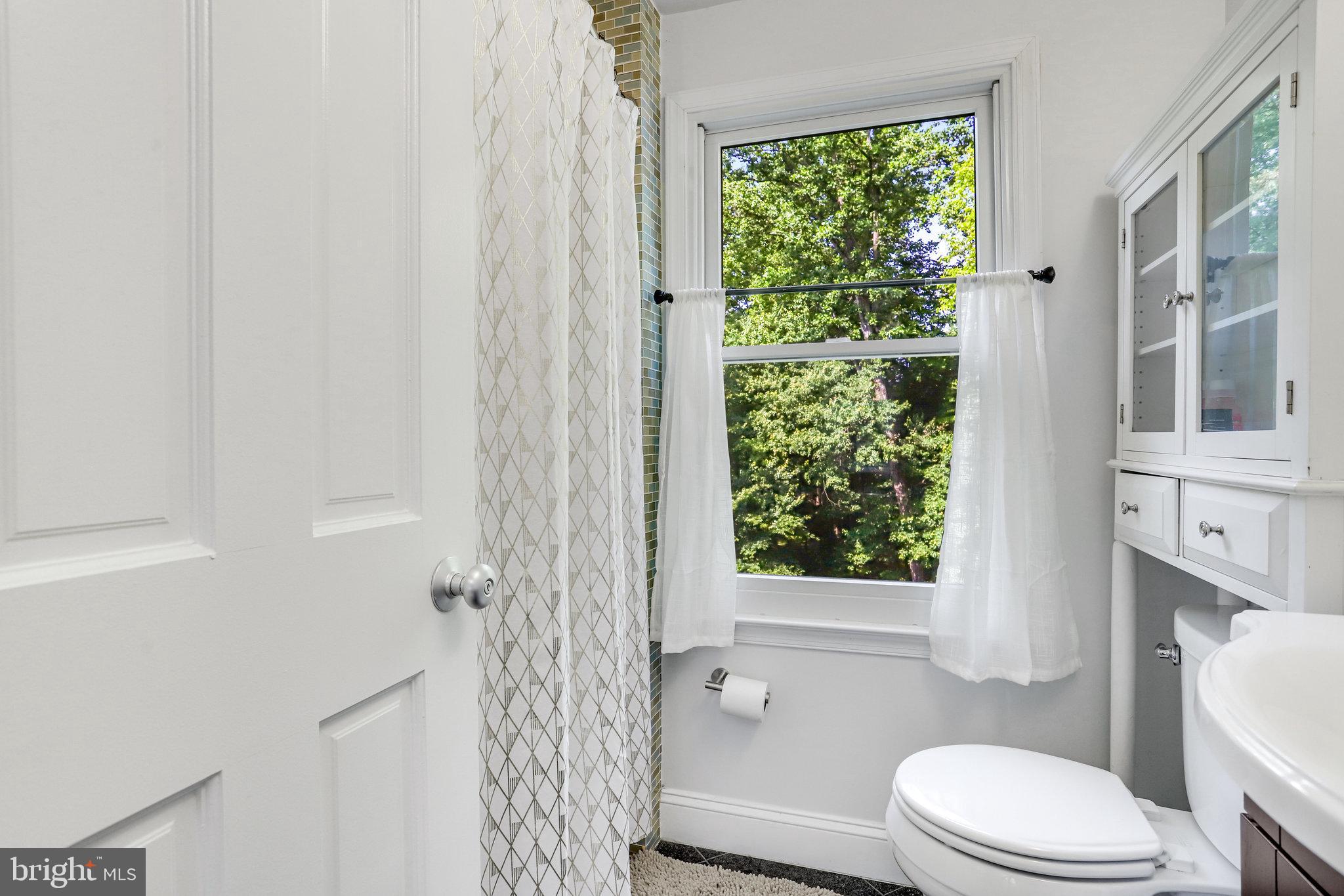 MOORE AND KEITH - Residential Lease