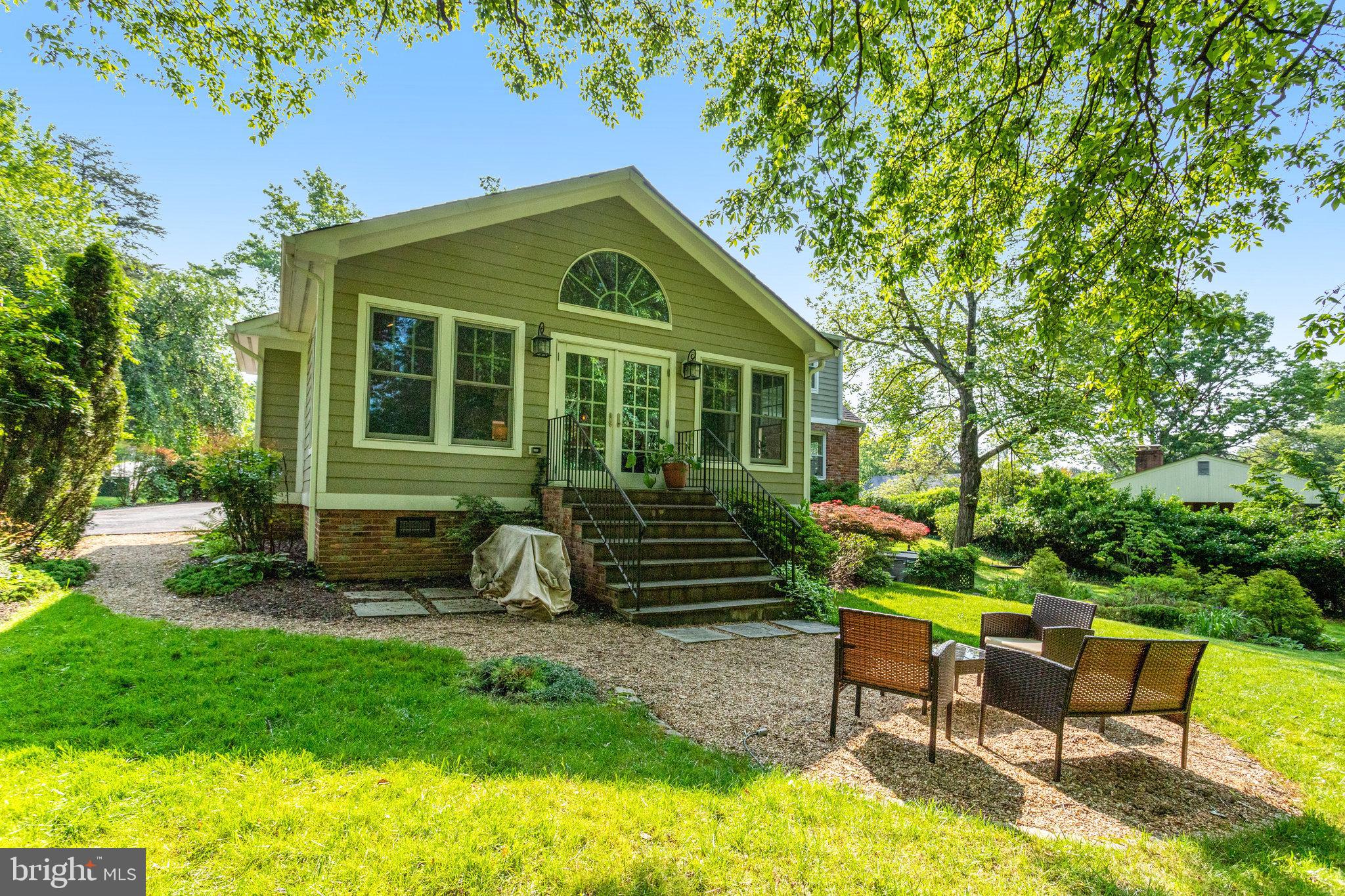 MOORE AND KEITH - Residential Lease