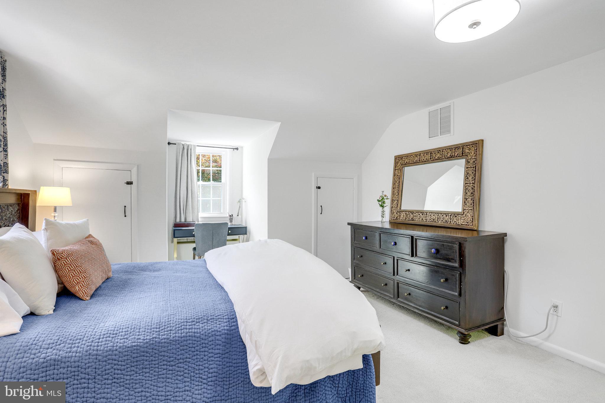 MOORE AND KEITH - Residential Lease