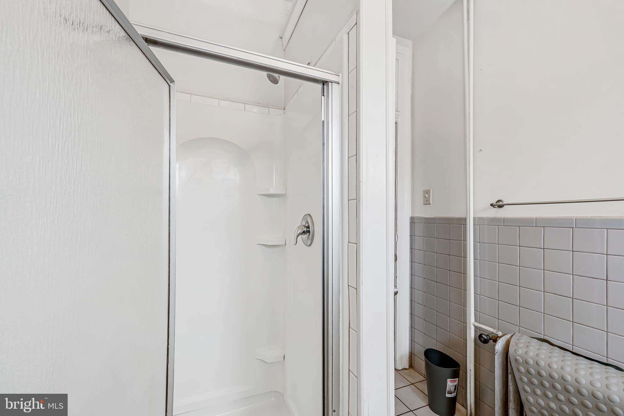 UNIVERSITY CITY - Residential Lease