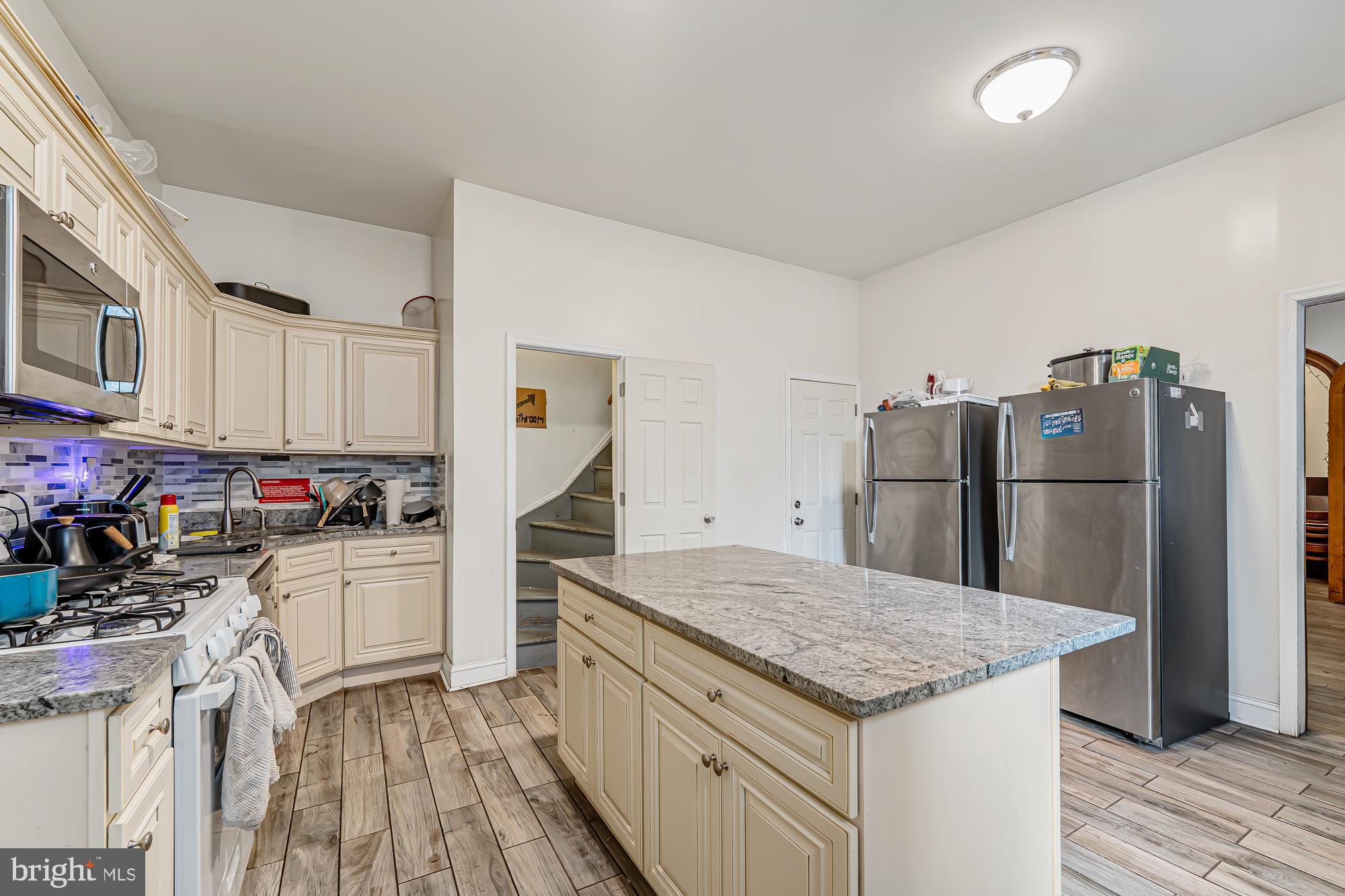 UNIVERSITY CITY - Residential Lease