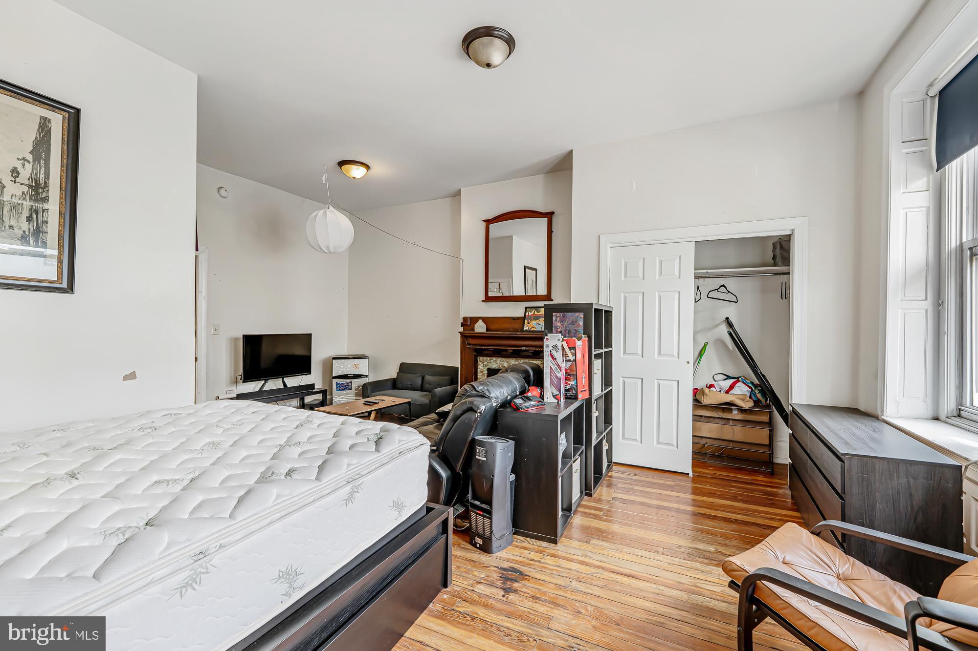 UNIVERSITY CITY - Residential Lease