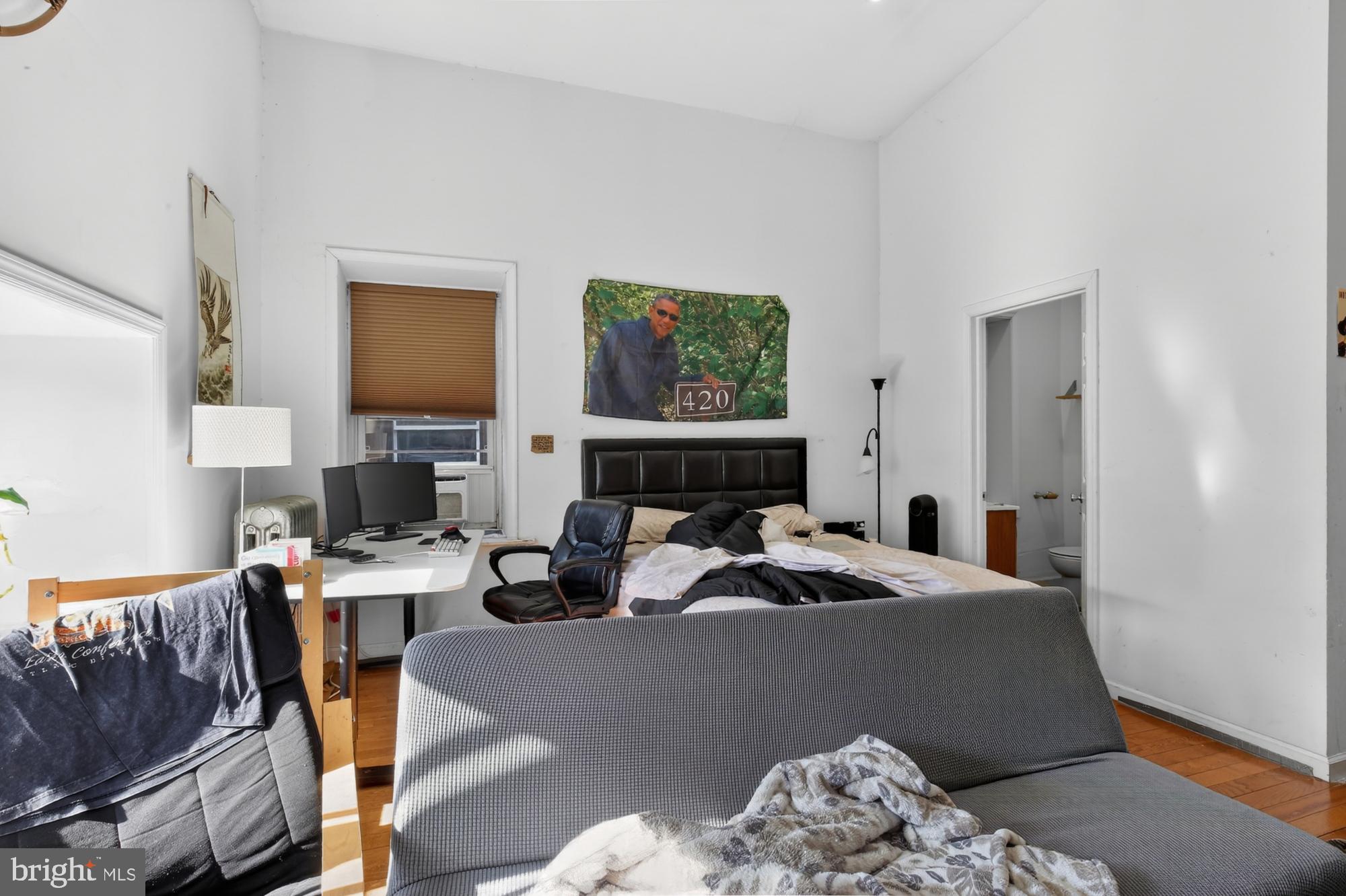 UNIVERSITY CITY - Residential Lease