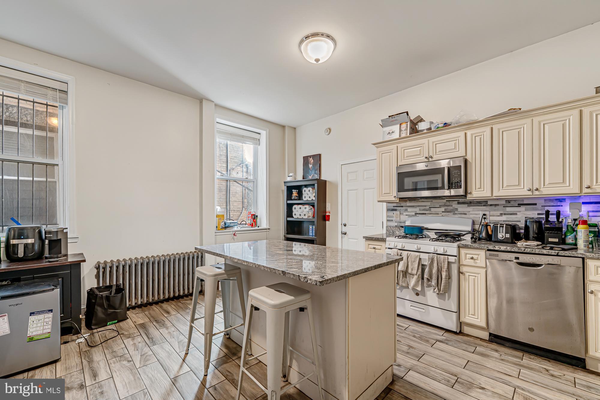 UNIVERSITY CITY - Residential Lease