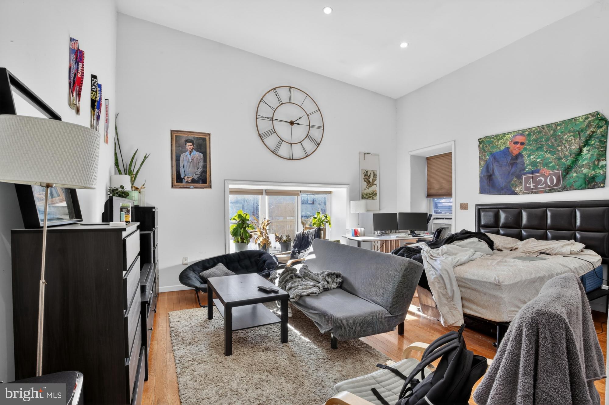 UNIVERSITY CITY - Residential Lease