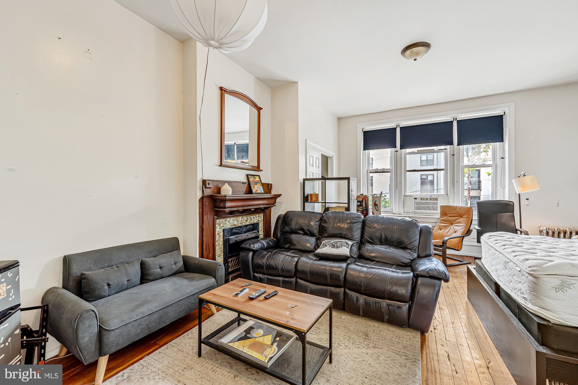 UNIVERSITY CITY - Residential Lease