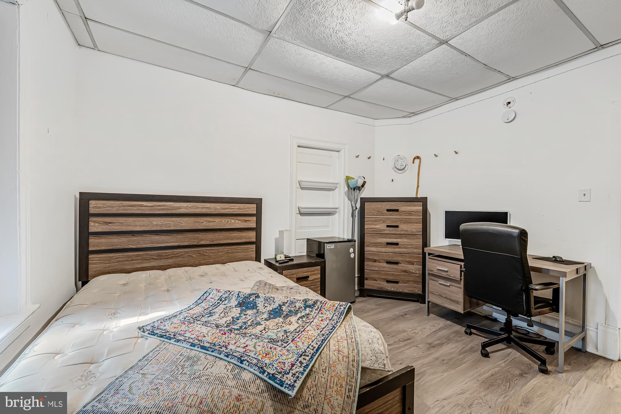 UNIVERSITY CITY - Residential Lease