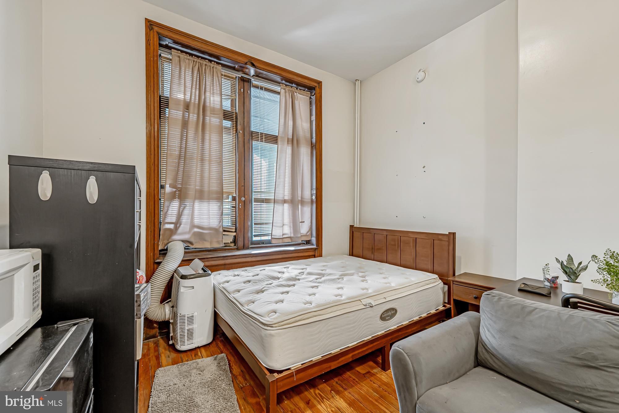 UNIVERSITY CITY - Residential Lease