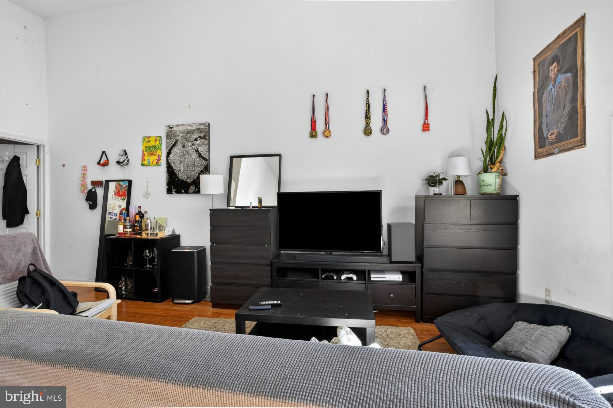 UNIVERSITY CITY - Residential Lease