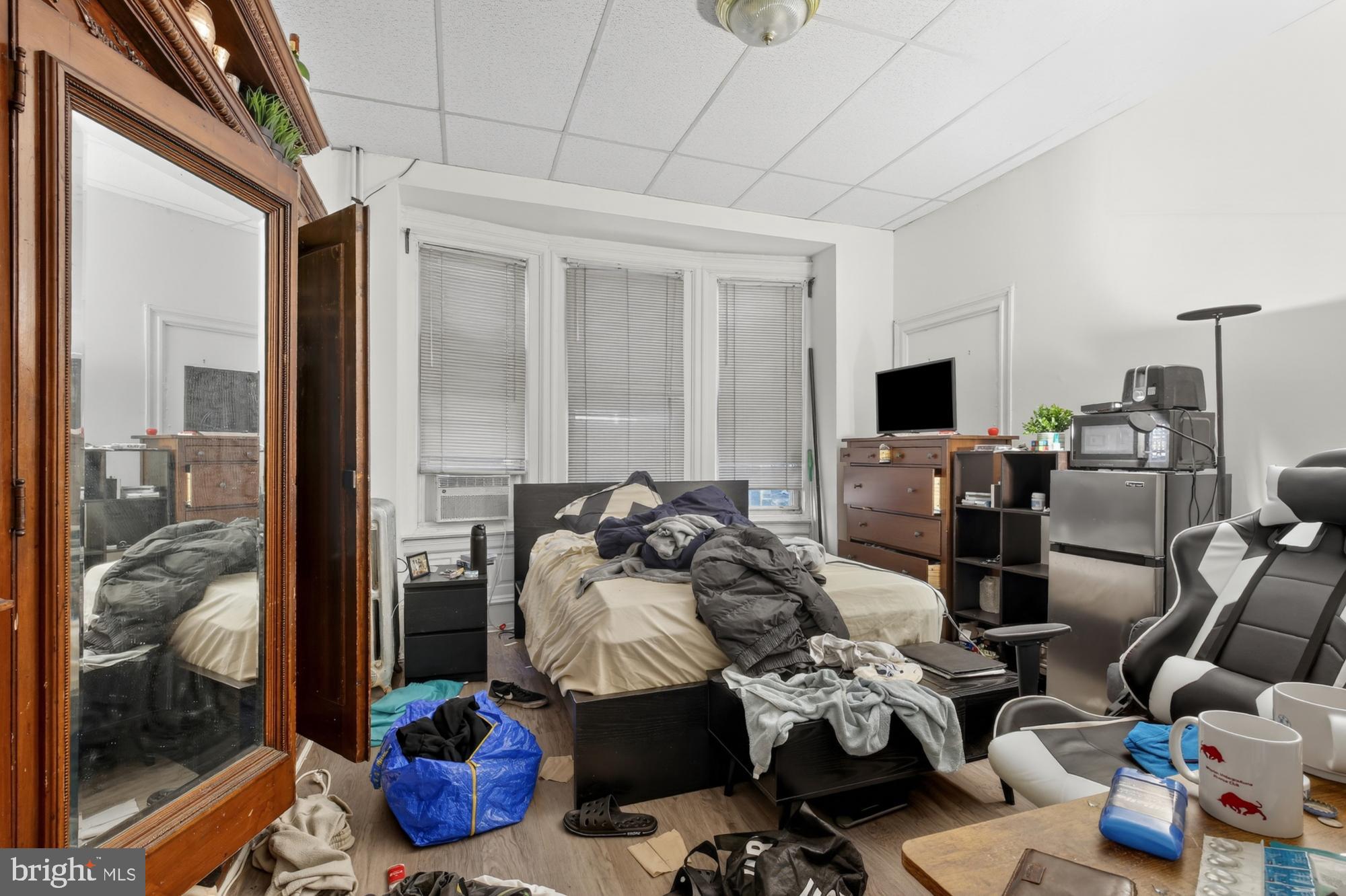 UNIVERSITY CITY - Residential Lease