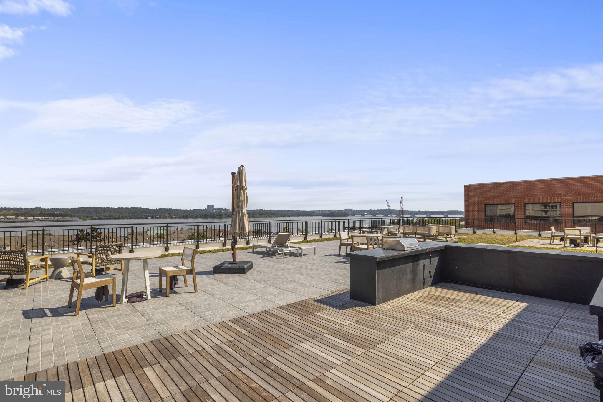 OLD TOWN ALEXANDRIA - Residential Lease