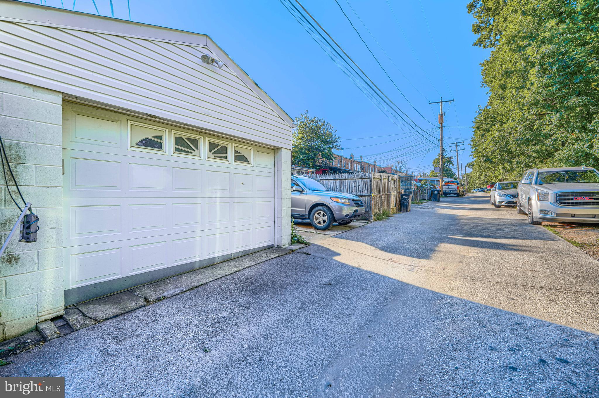 219 ENDSLEIGH AVE
