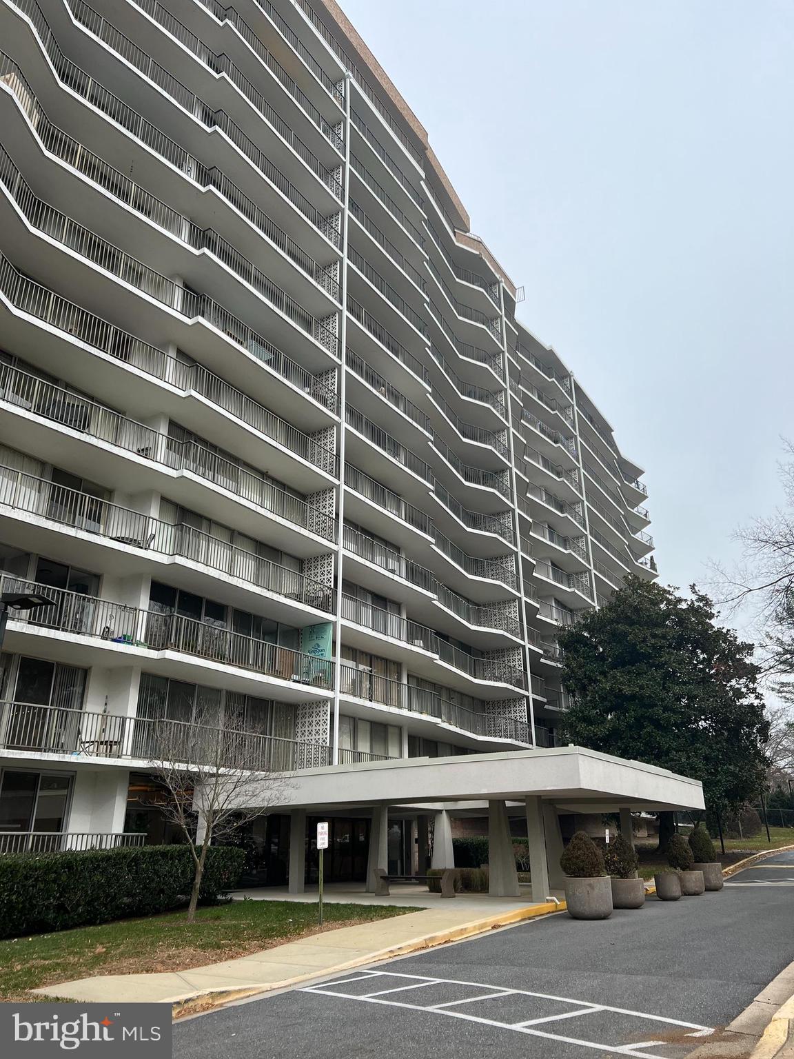 THE WATERFORD - Residential Lease