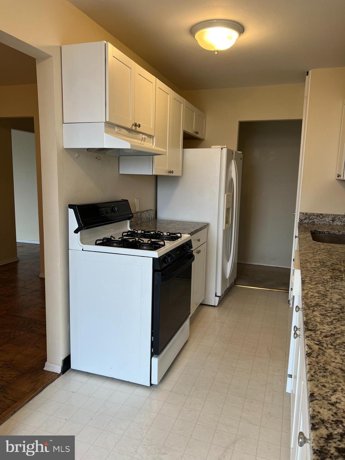 THE WATERFORD - Residential Lease