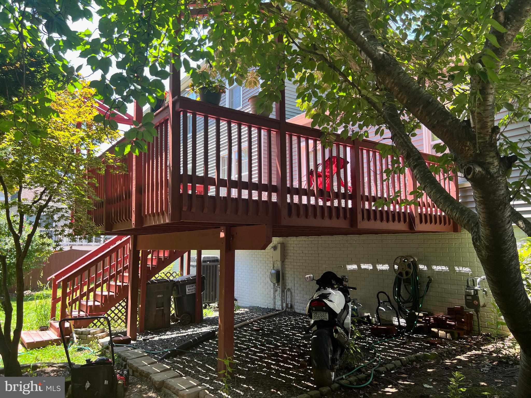 HAMPTON OAKS - Residential