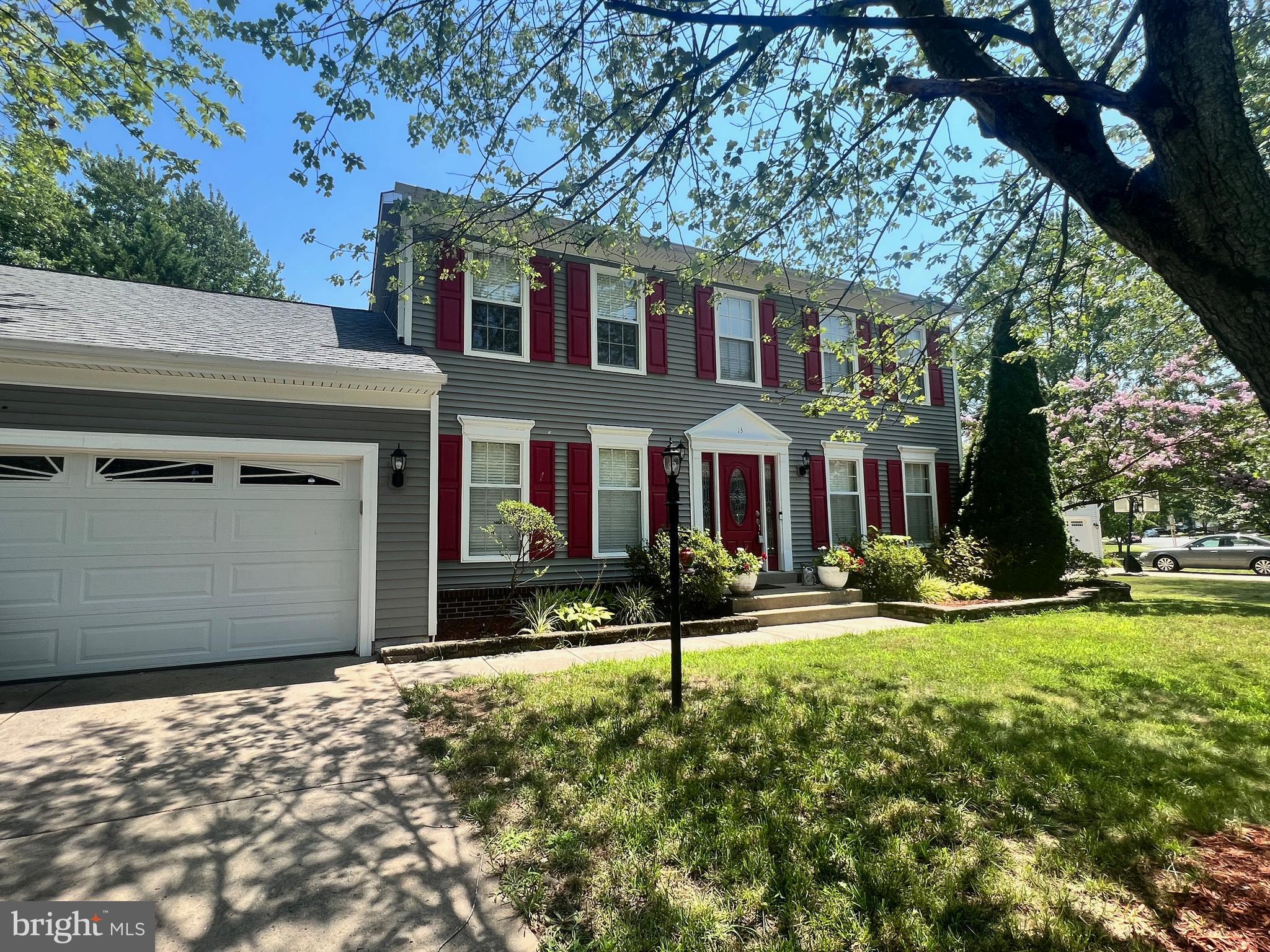 HAMPTON OAKS - Residential