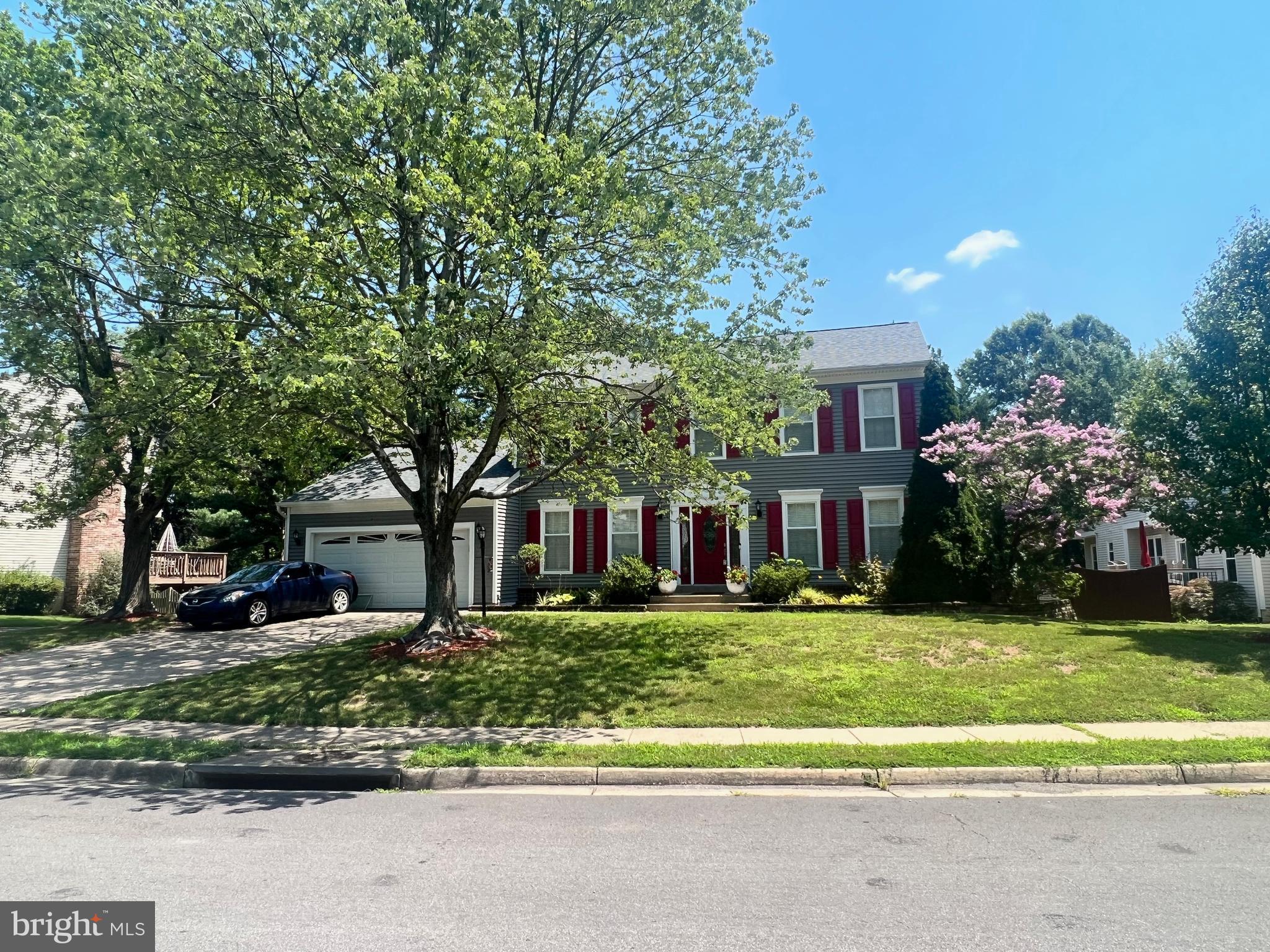 HAMPTON OAKS - Residential