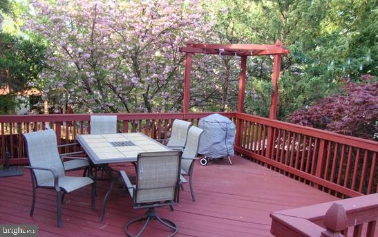 HAMPTON OAKS - Residential