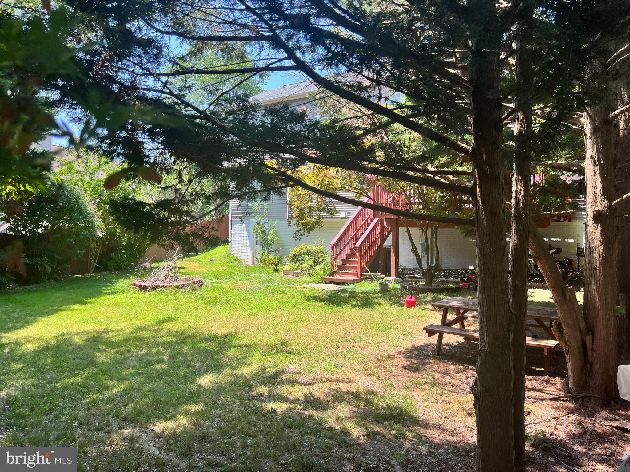 HAMPTON OAKS - Residential