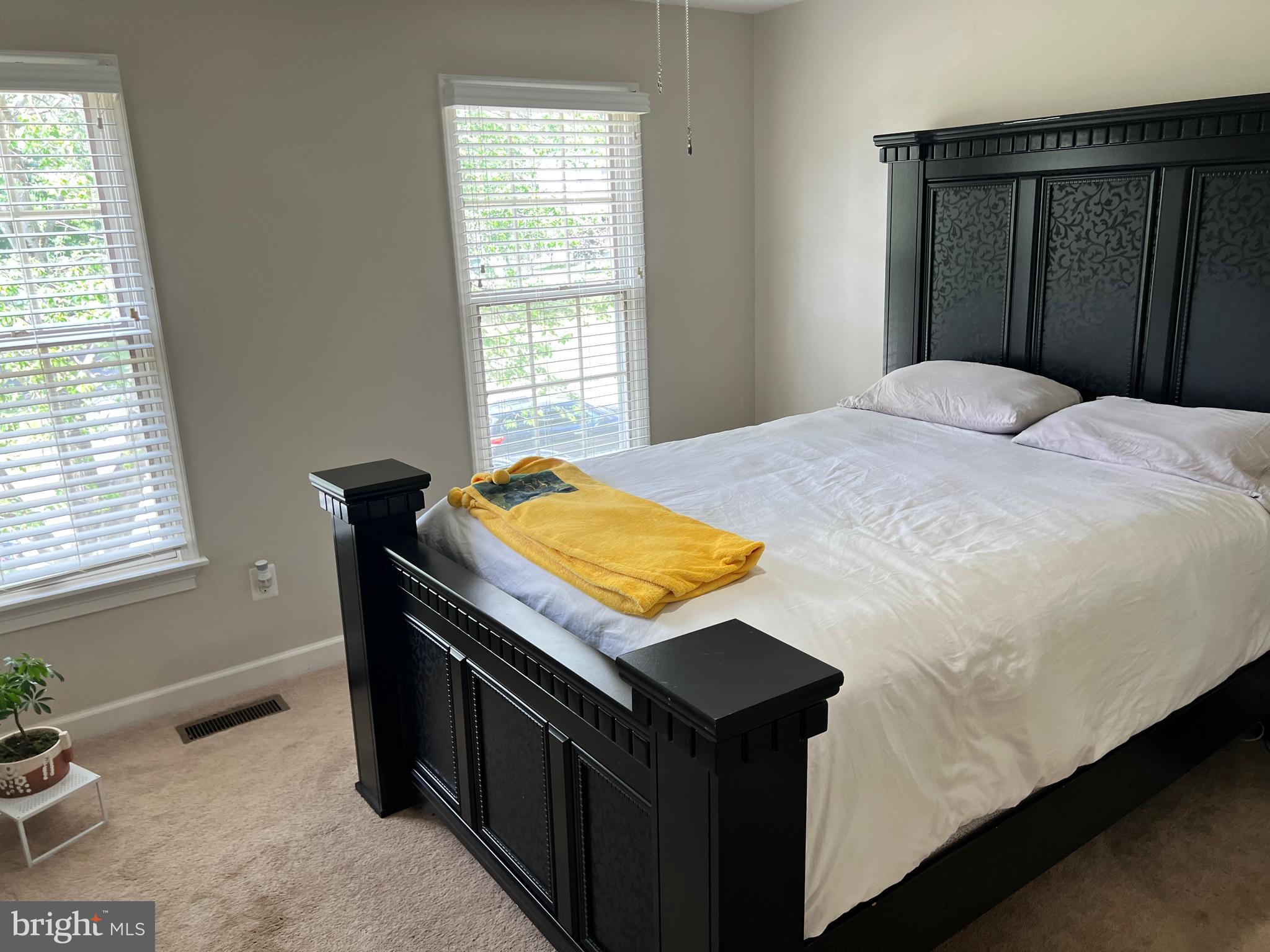 HAMPTON OAKS - Residential