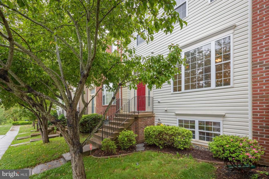 Immaculate 3 level home w/ ALL the upgrades! Hardwood floors on main level, granite counters & stainless appliances in kitchen w/ huge island, deck off dining room, brand new carpet upstairs, full walkout basement w/ bedroom & full bath, new floors in rec room. Backs to trees. New water heater & new HVAC. Perfect location minutes from QMCB, commuting, golf, shopping & more!