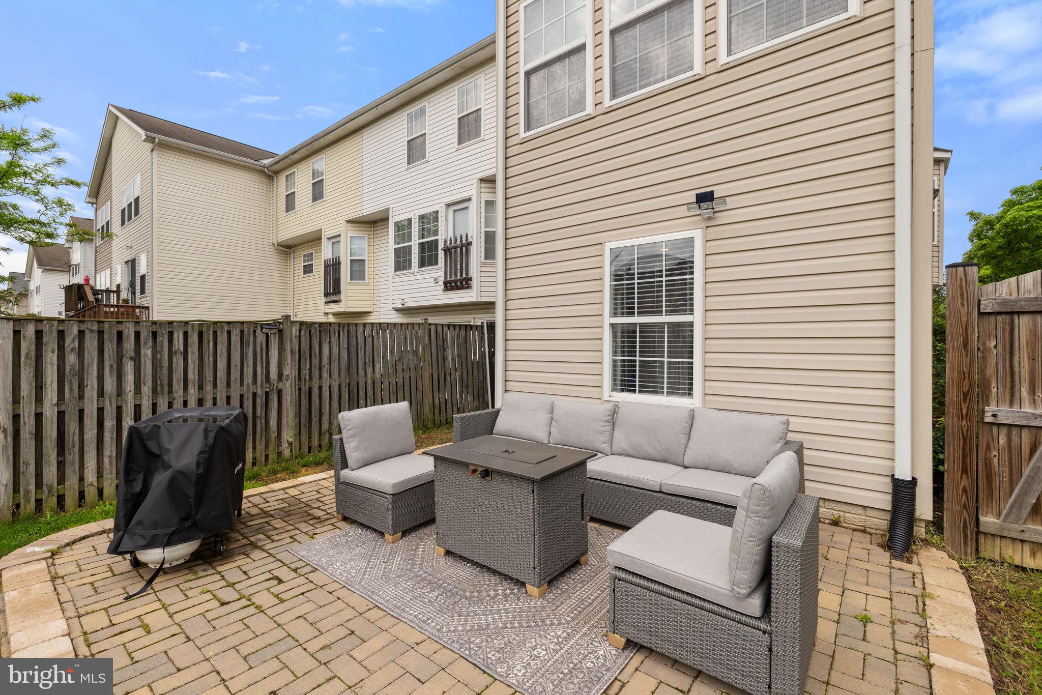 COUNTY GREEN - Residential