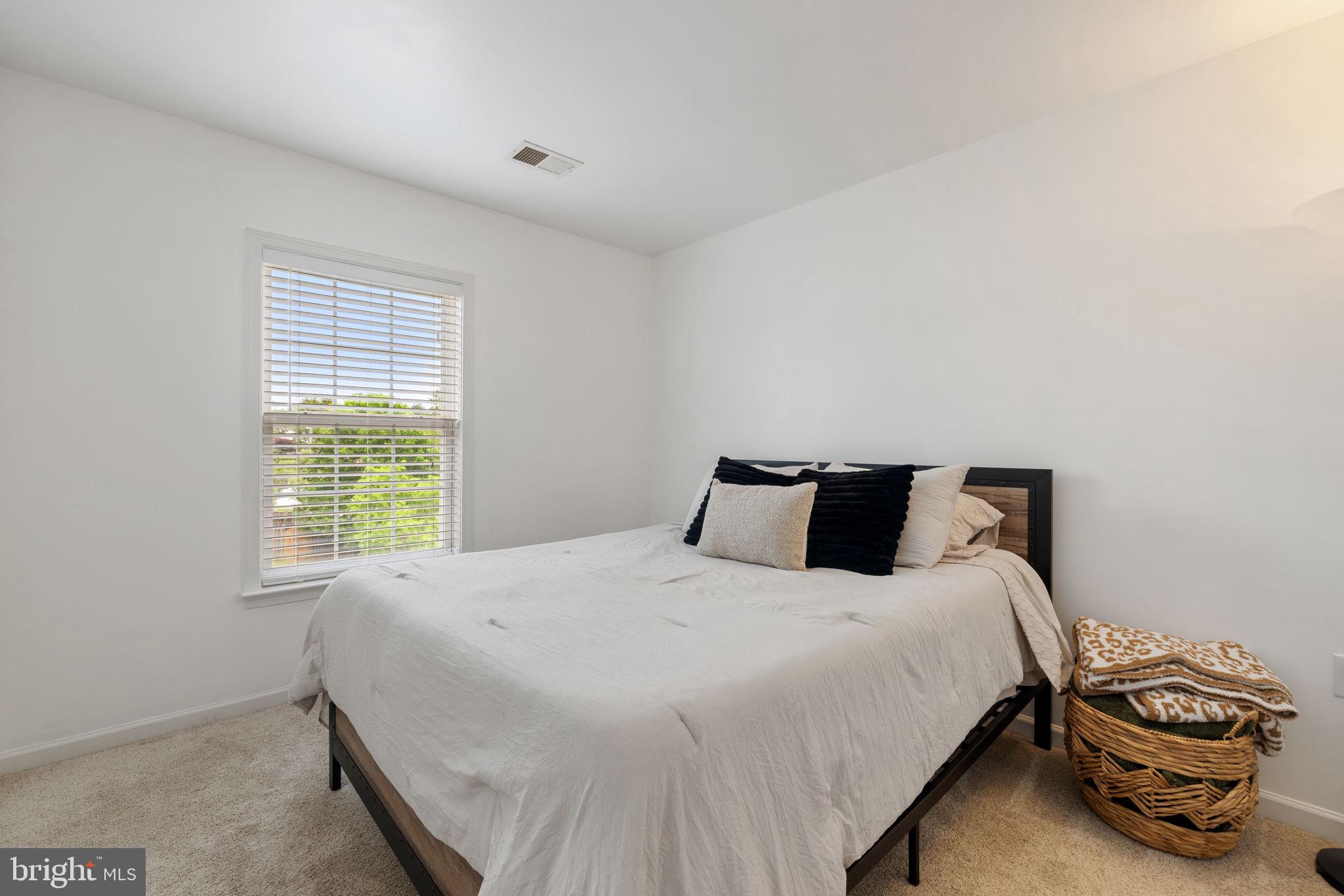 COUNTY GREEN - Residential