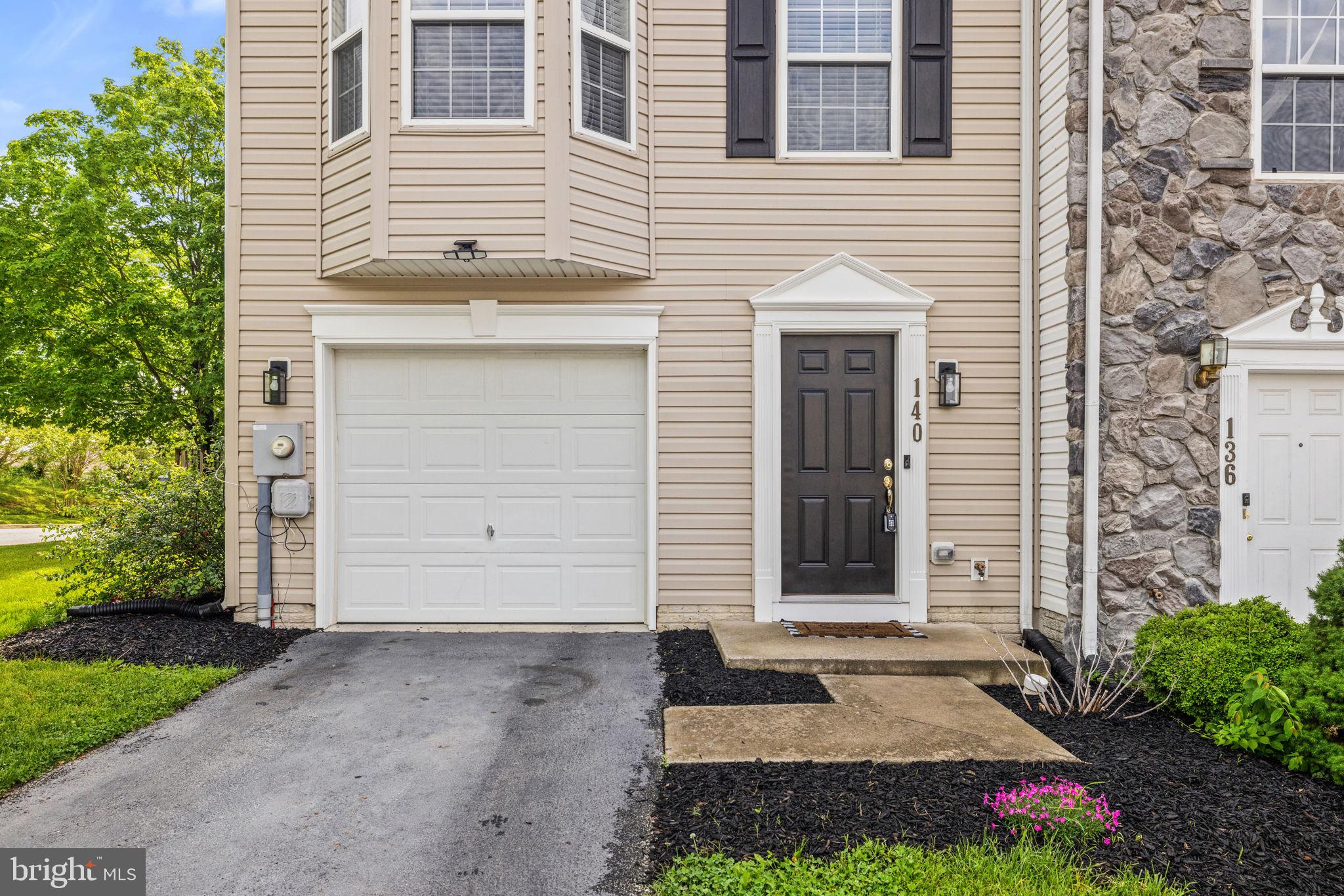 COUNTY GREEN - Residential