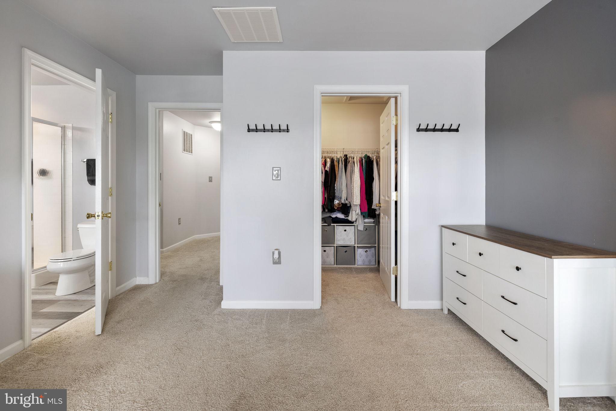 COUNTY GREEN - Residential