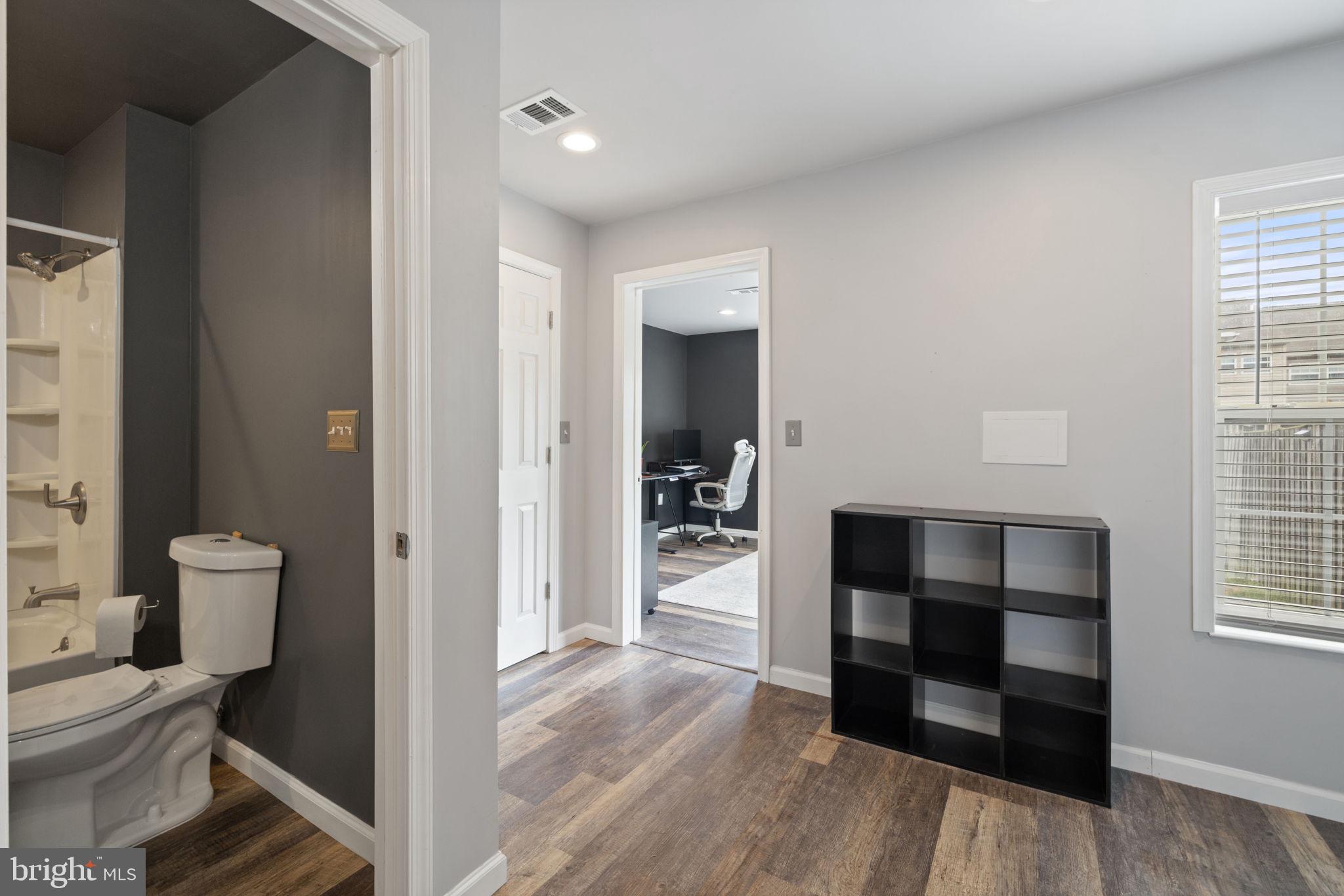 COUNTY GREEN - Residential