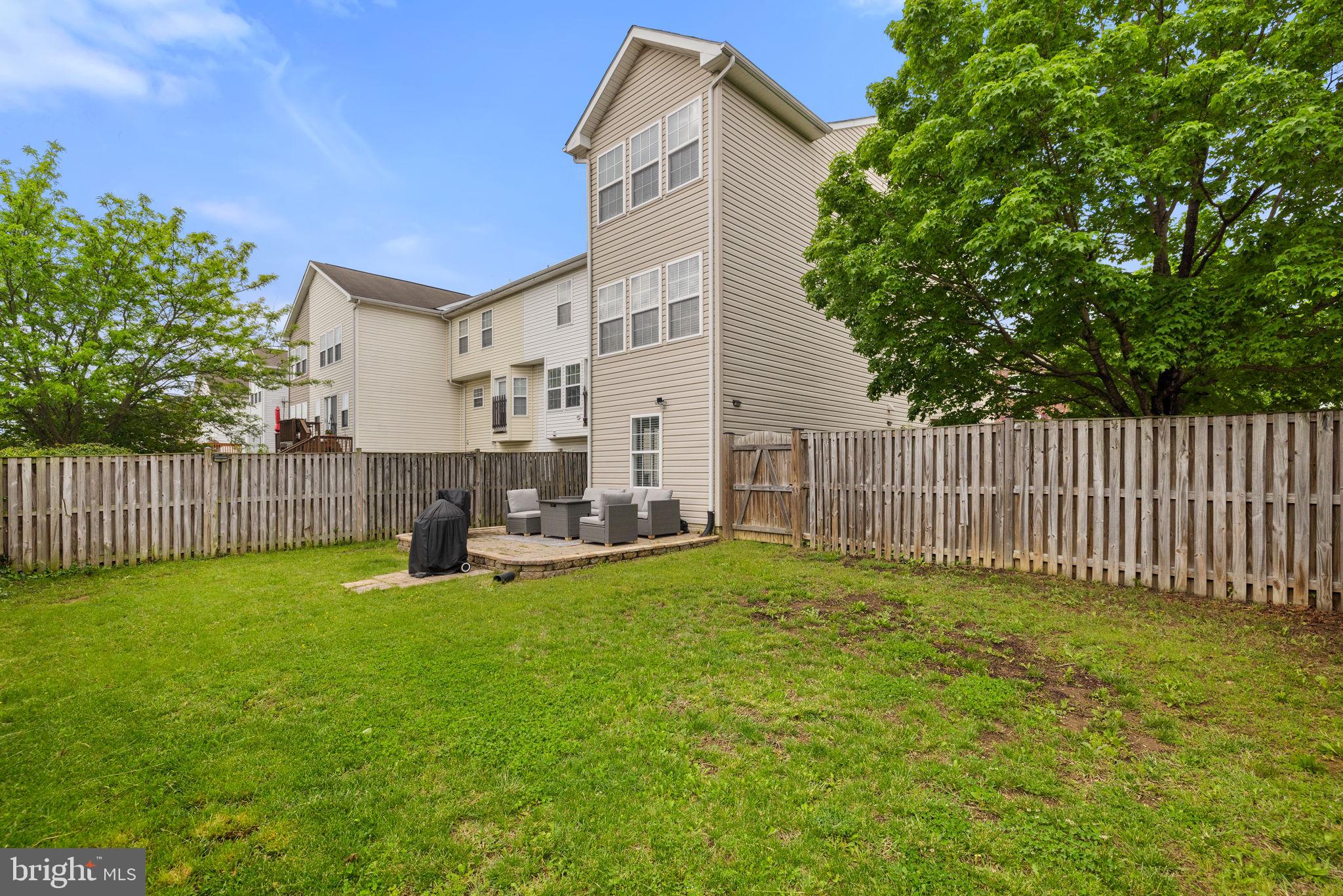 COUNTY GREEN - Residential