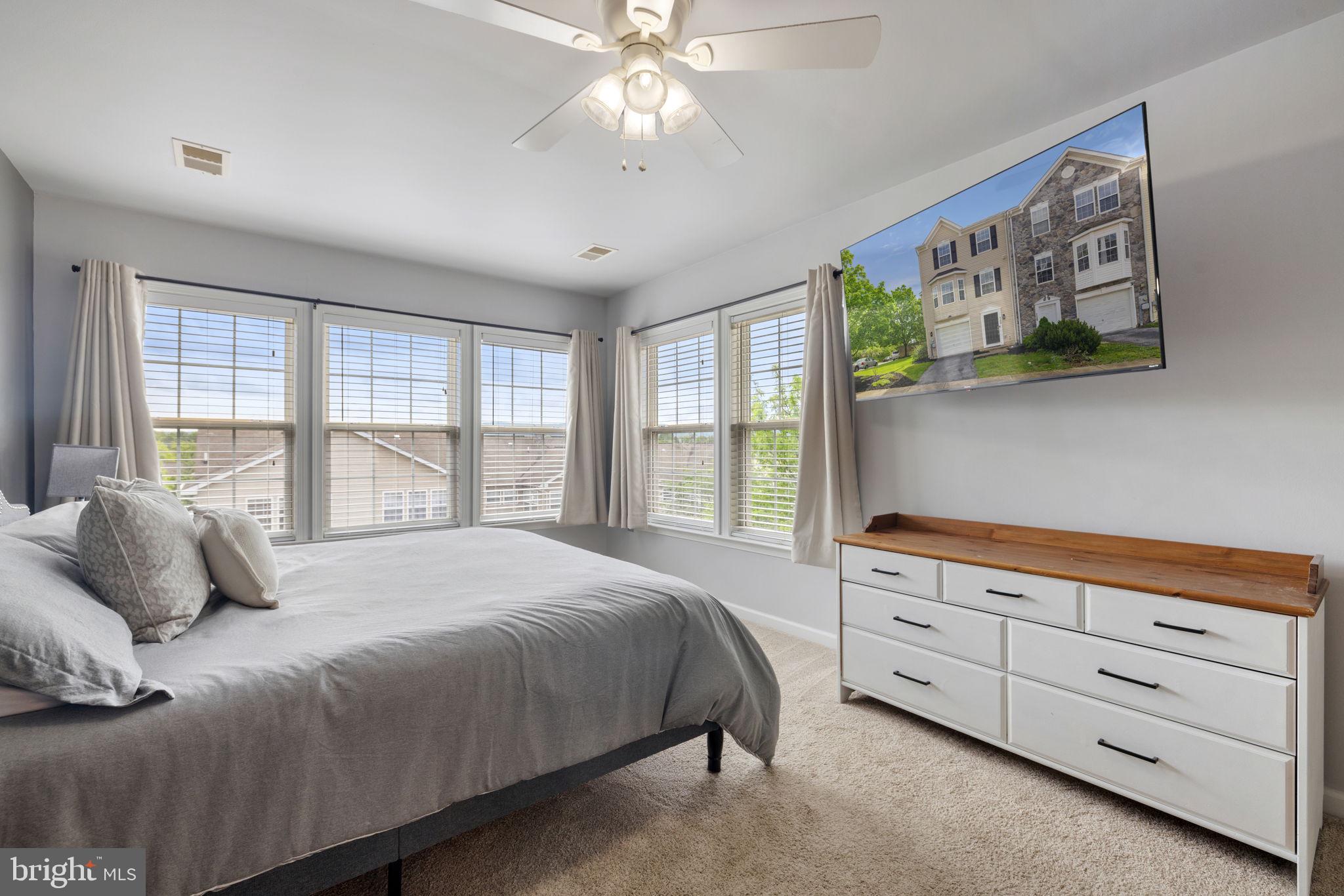 COUNTY GREEN - Residential