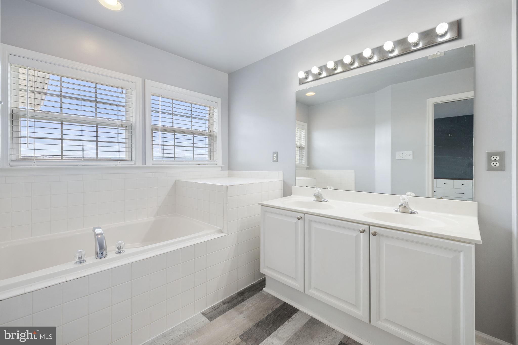 COUNTY GREEN - Residential