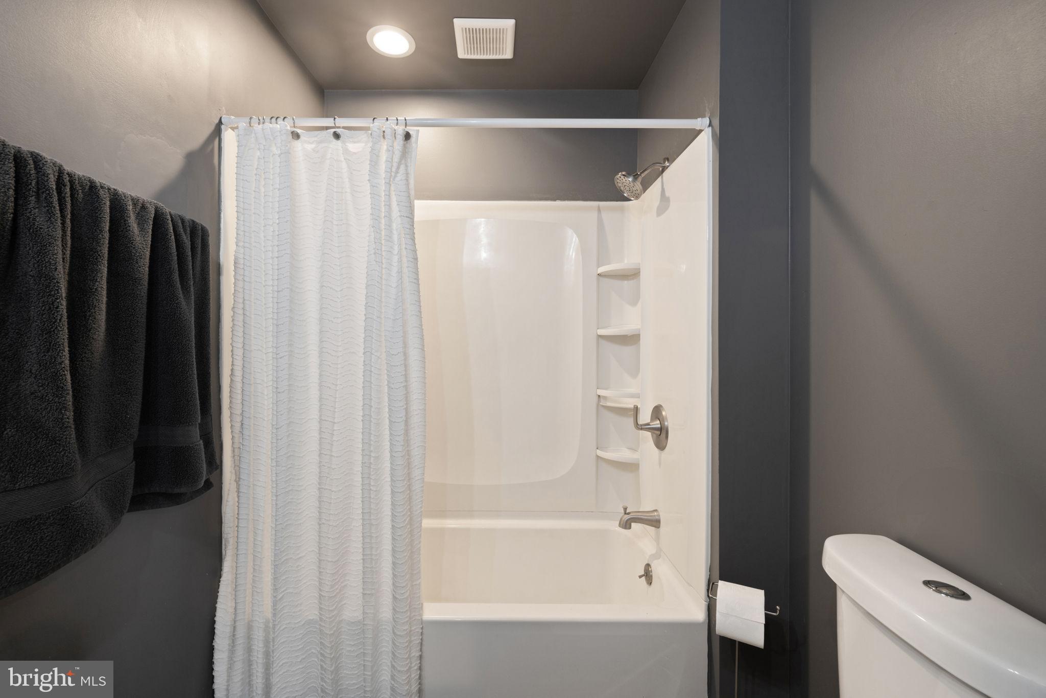 COUNTY GREEN - Residential