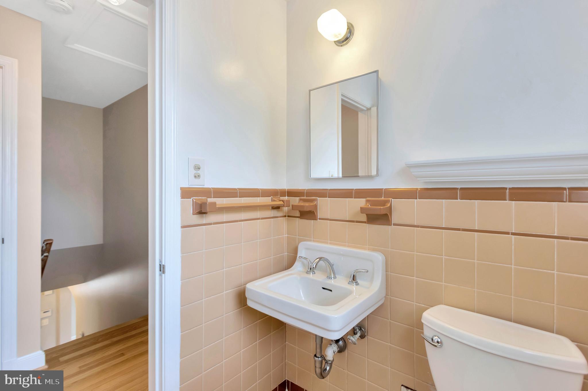 MADISON MANOR - Residential Lease