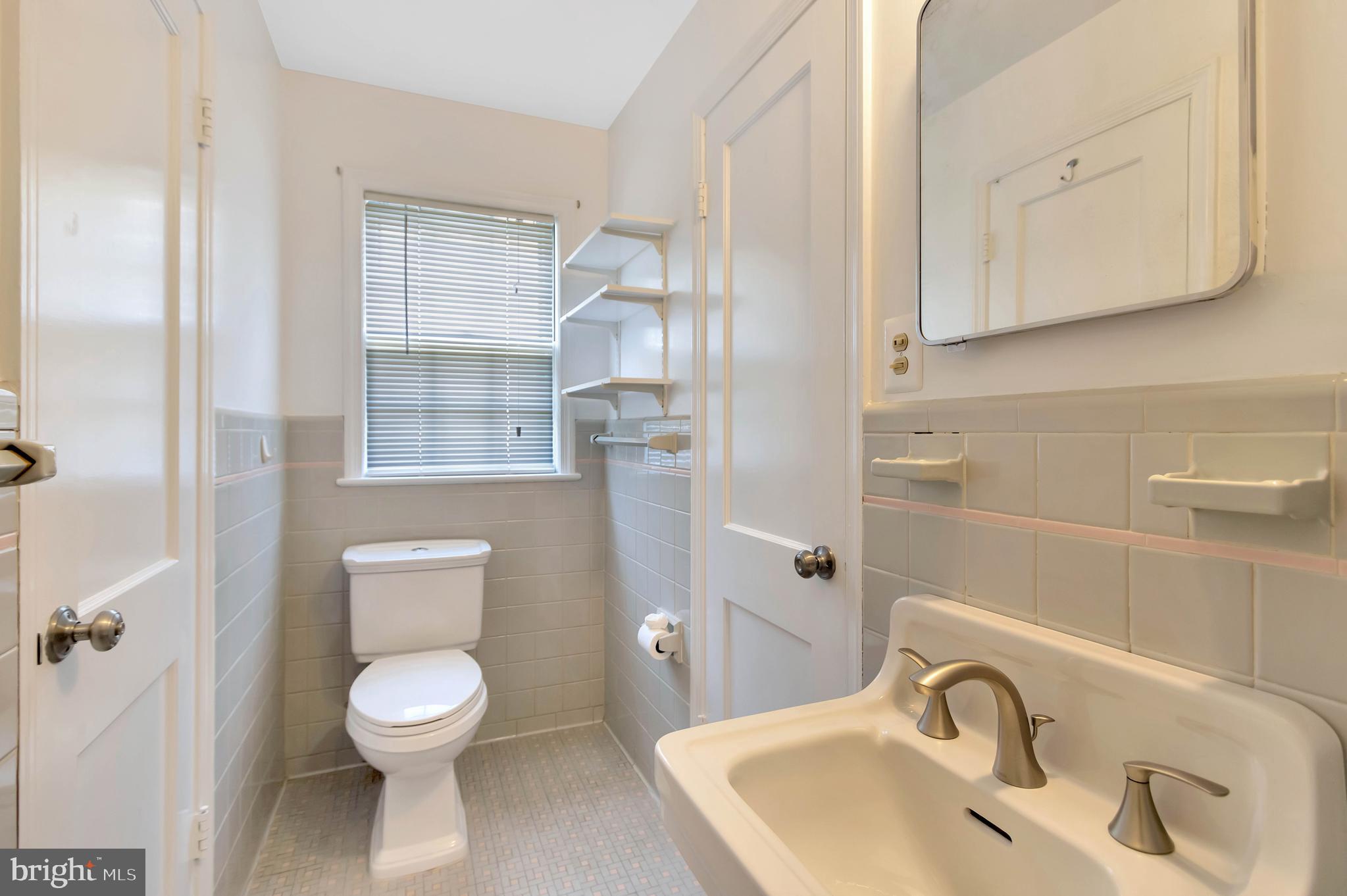 MADISON MANOR - Residential Lease